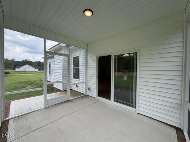 105 Lynn Lane Property Photo 16