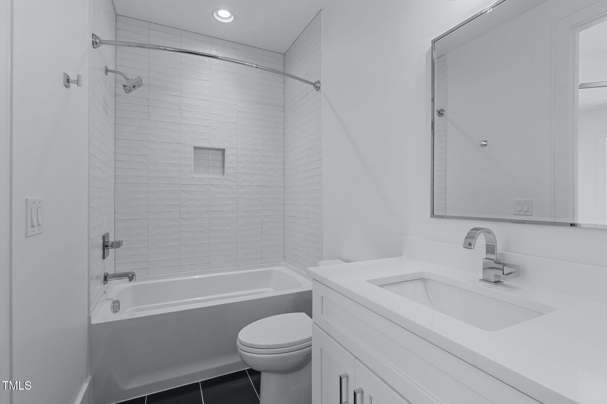 1016 Addison Place Property Photo 31