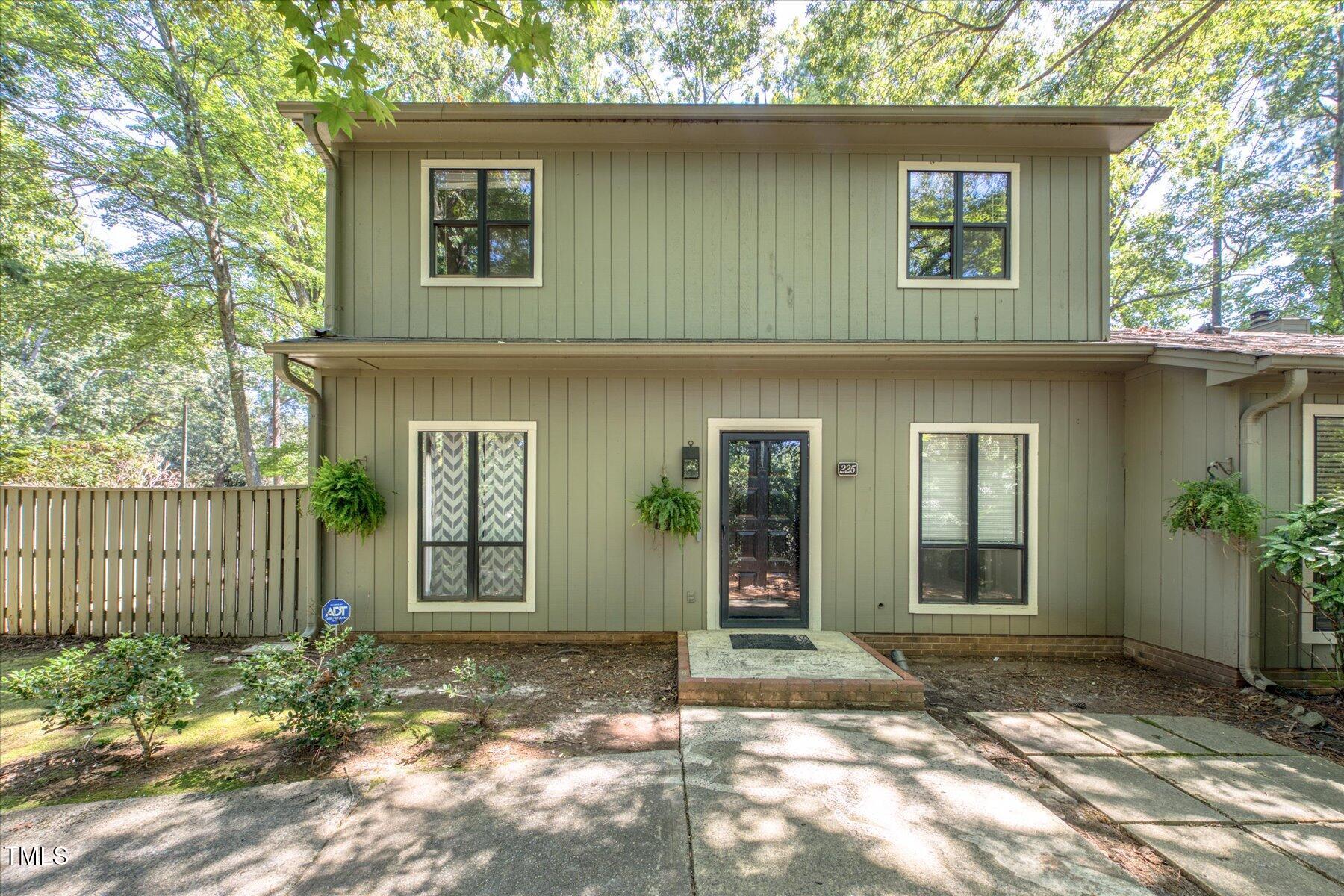 225 Twin Oaks Place Property Photo 3