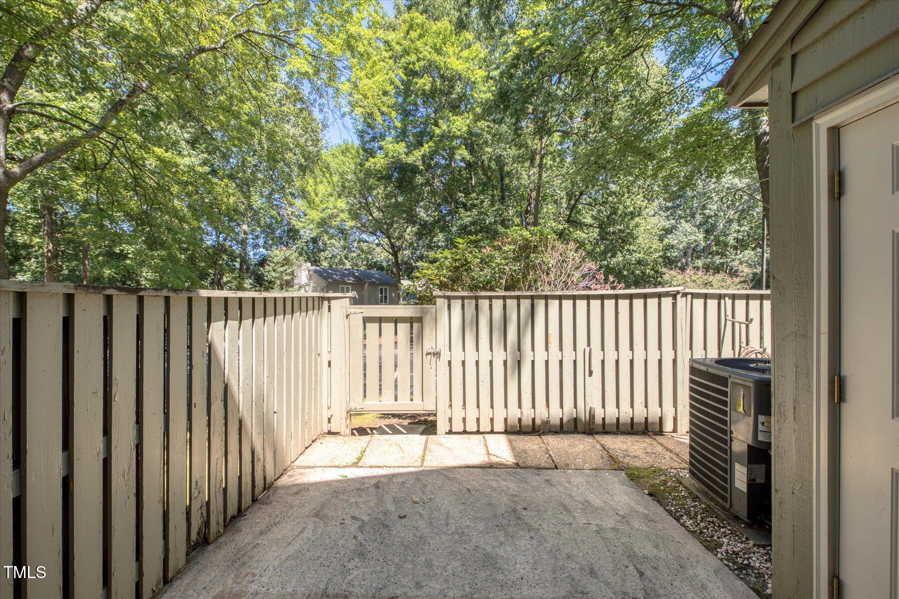 225 Twin Oaks Place Property Photo 6
