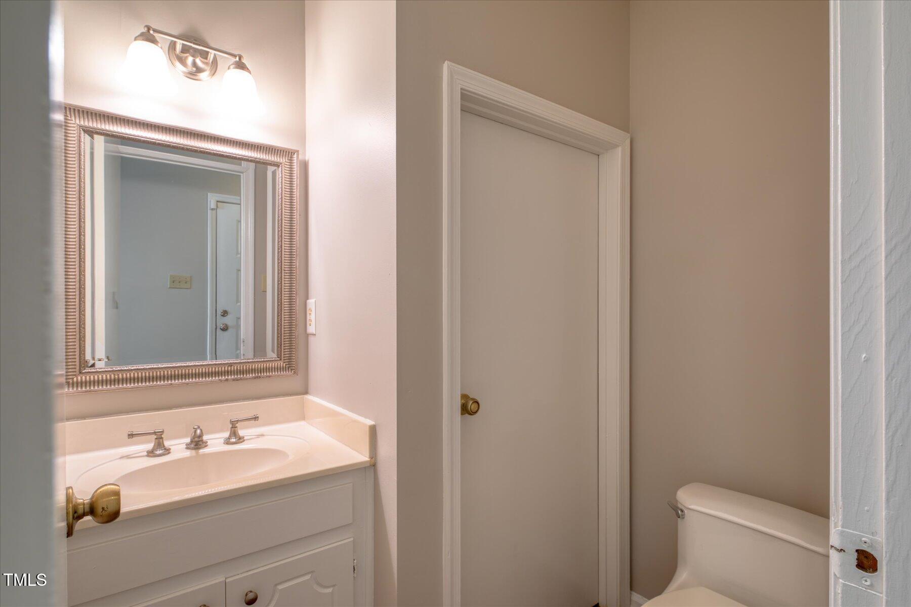 225 Twin Oaks Place Property Photo 16