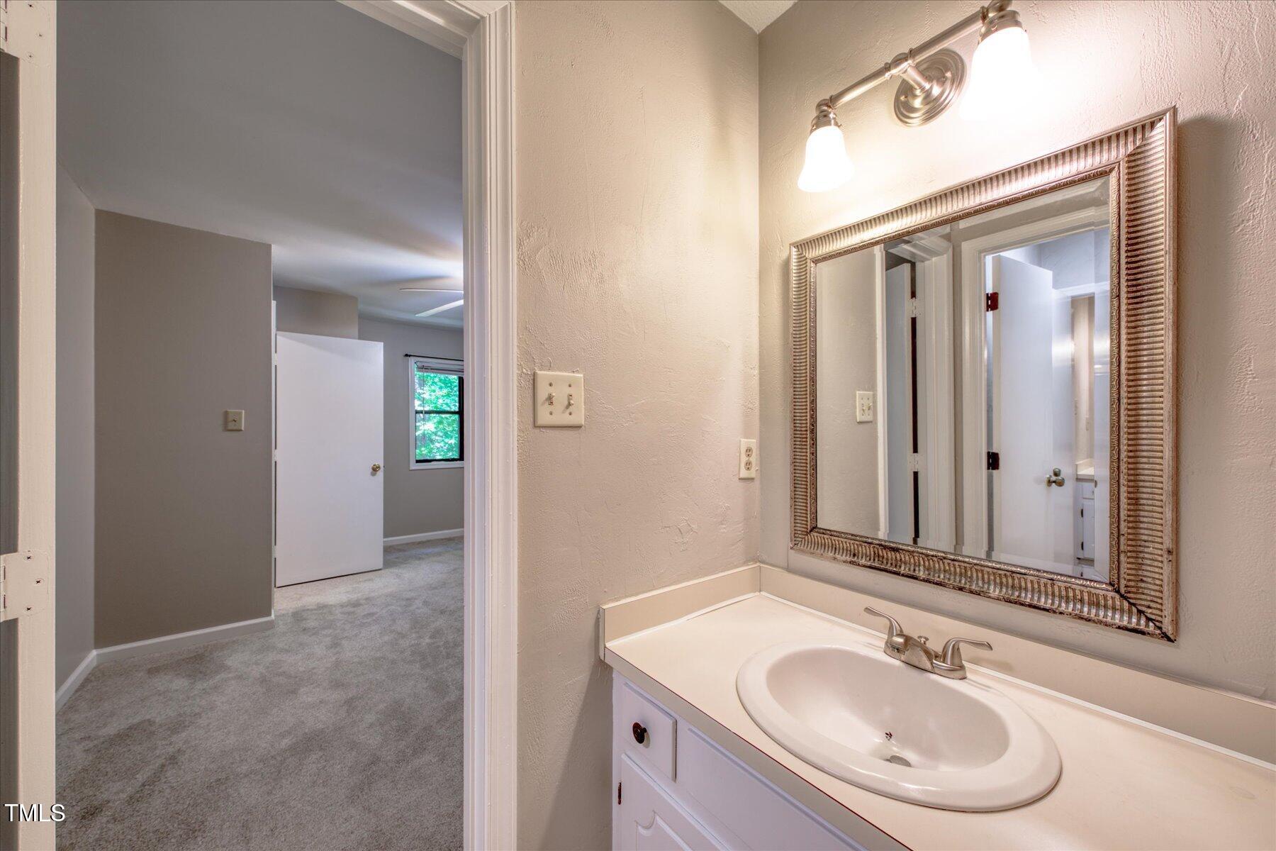 225 Twin Oaks Place Property Photo 40