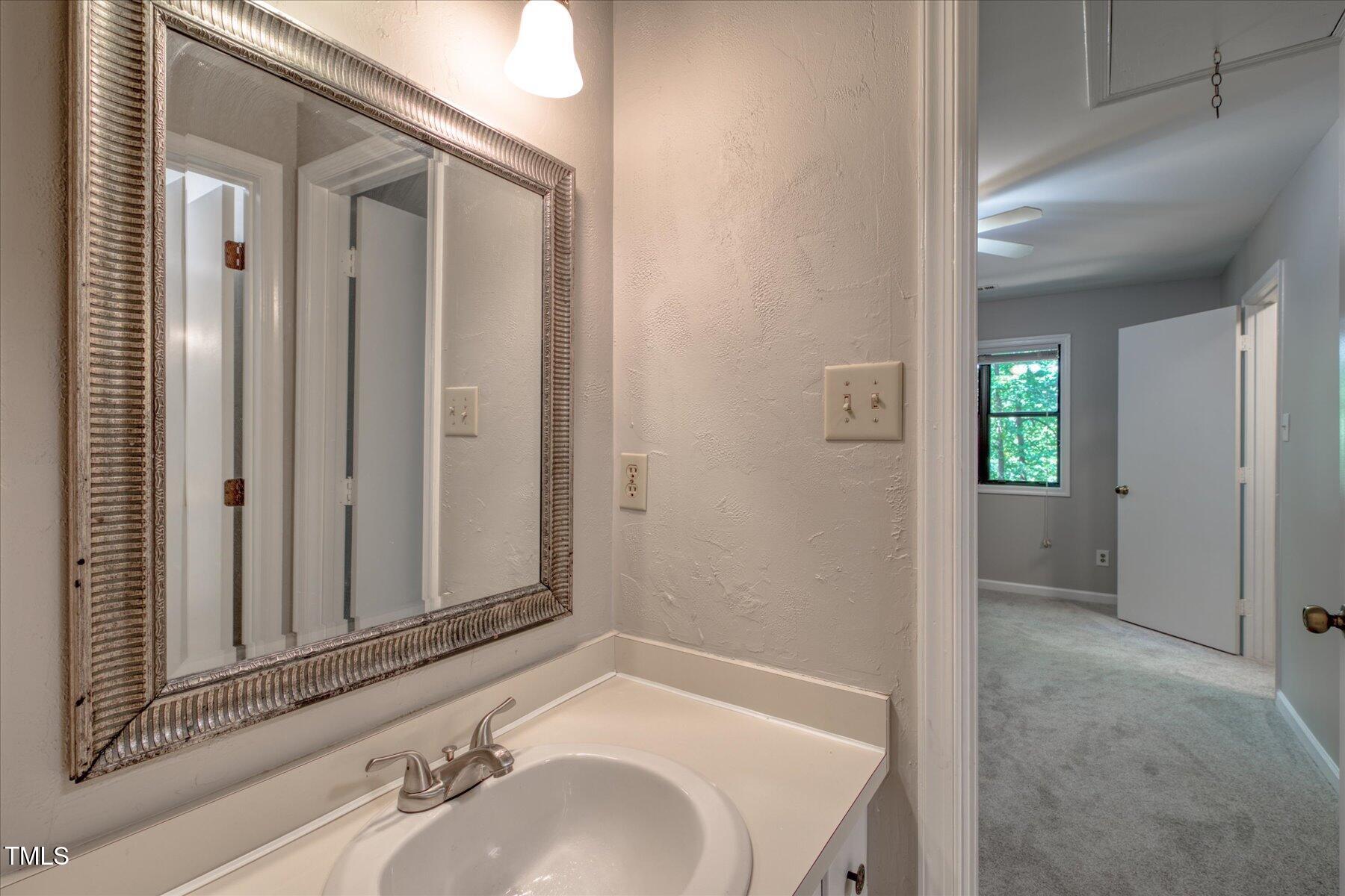 225 Twin Oaks Place Property Photo 43