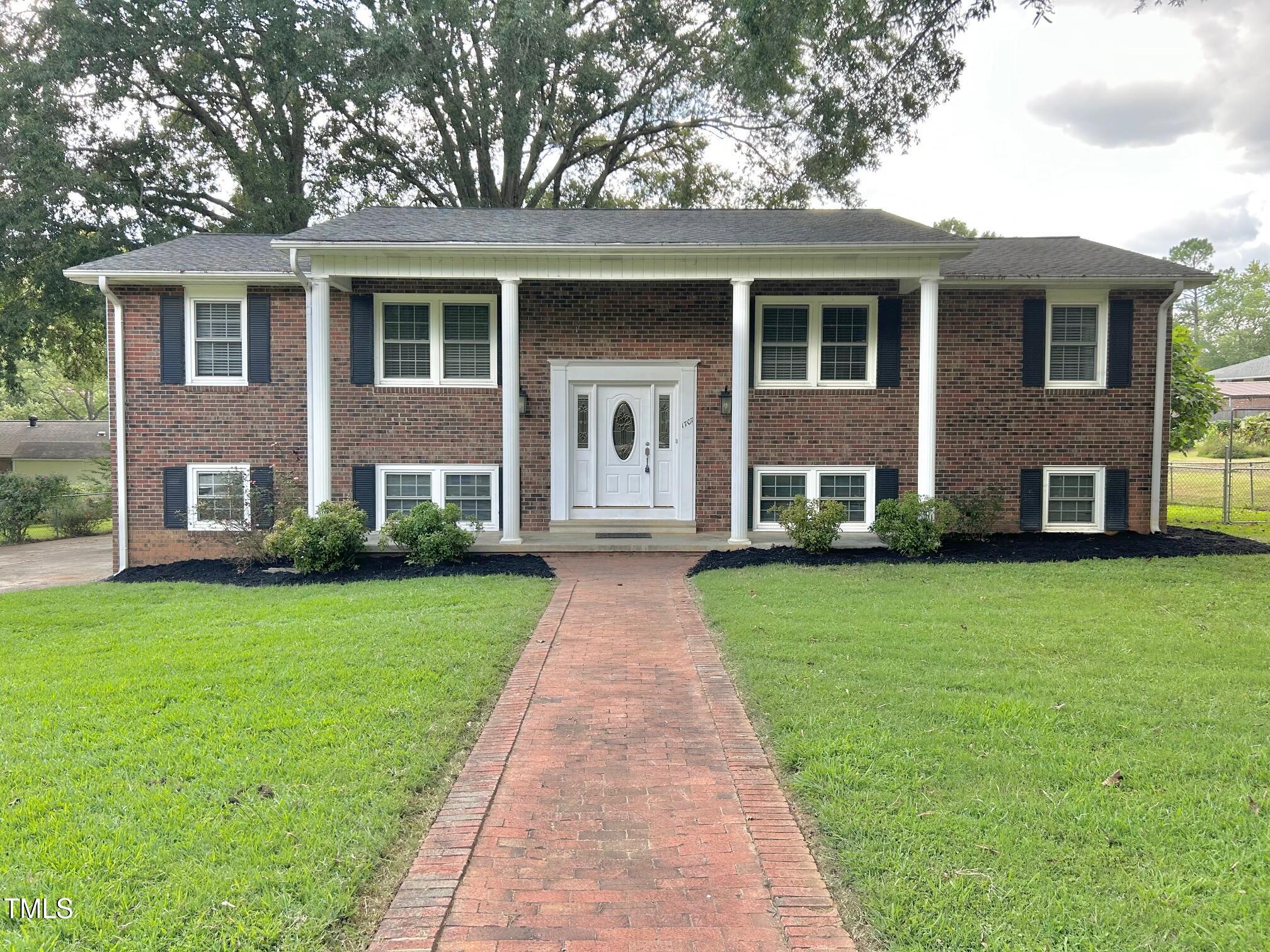 1707 Wedgewood Drive Property Photo 1