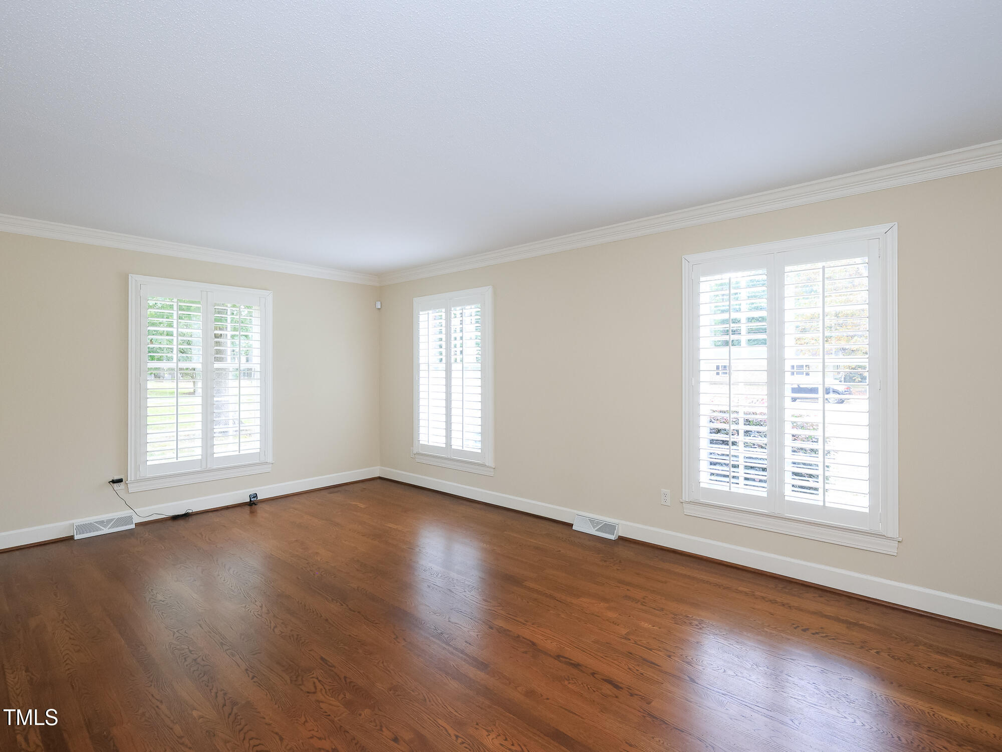 3801 Hawthorne Road Property Photo 6