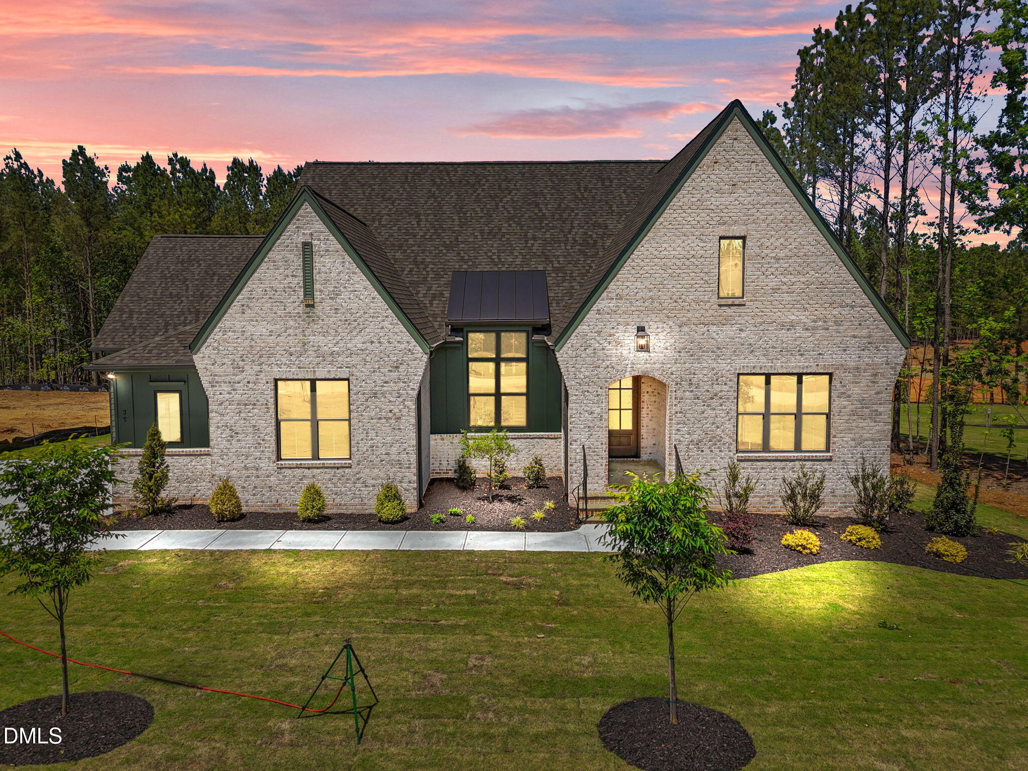 35 Spanish Oak Drive Property Photo 1