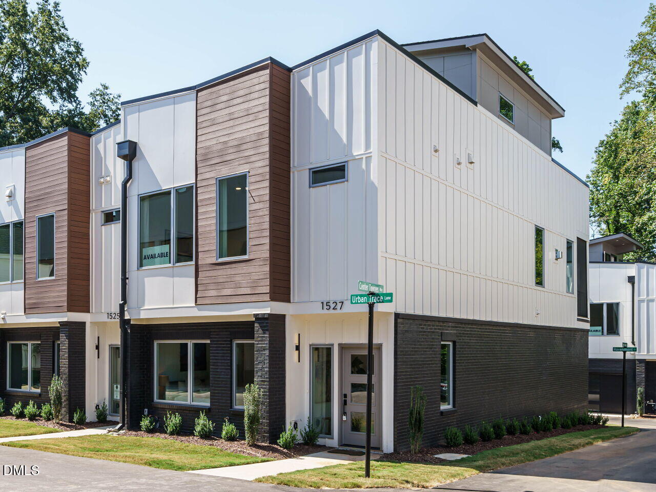 1527 Urban Trace Lane Property Photo 1