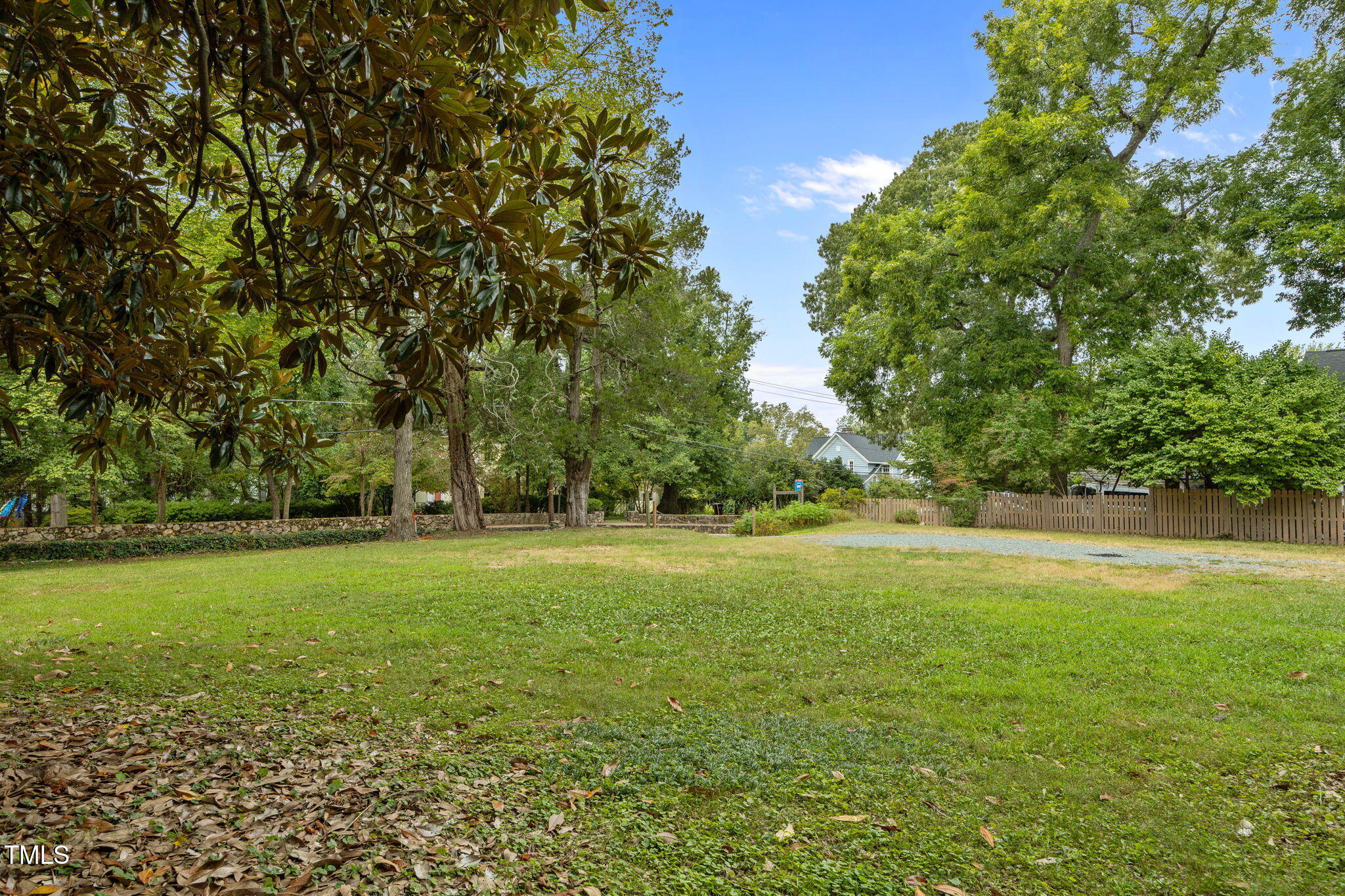 401 E Rosemary Street Property Photo 3