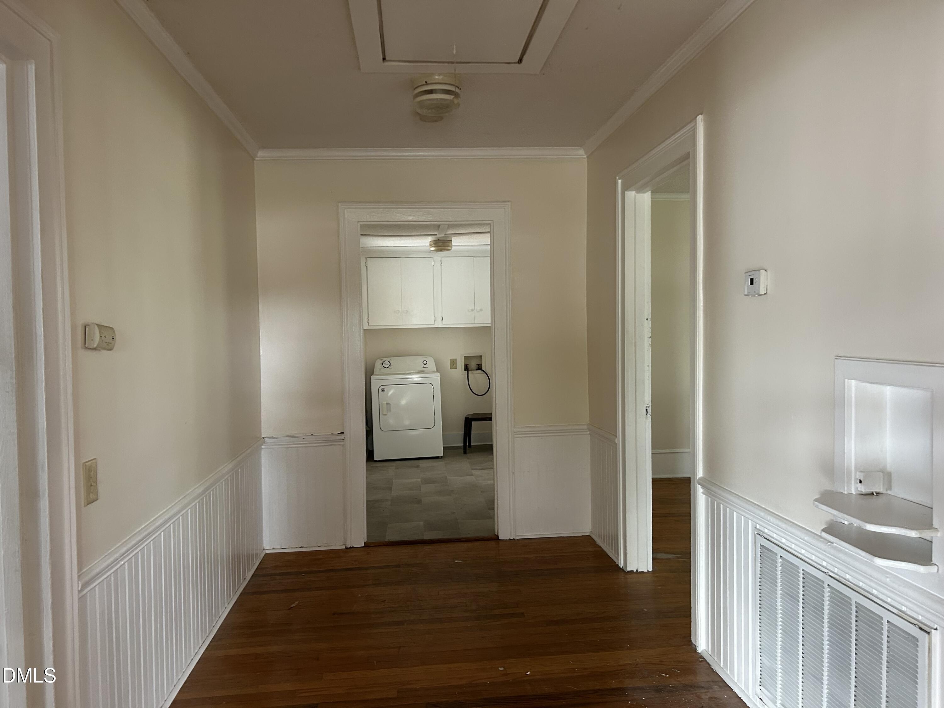 209 E Harnett Street Property Photo 4
