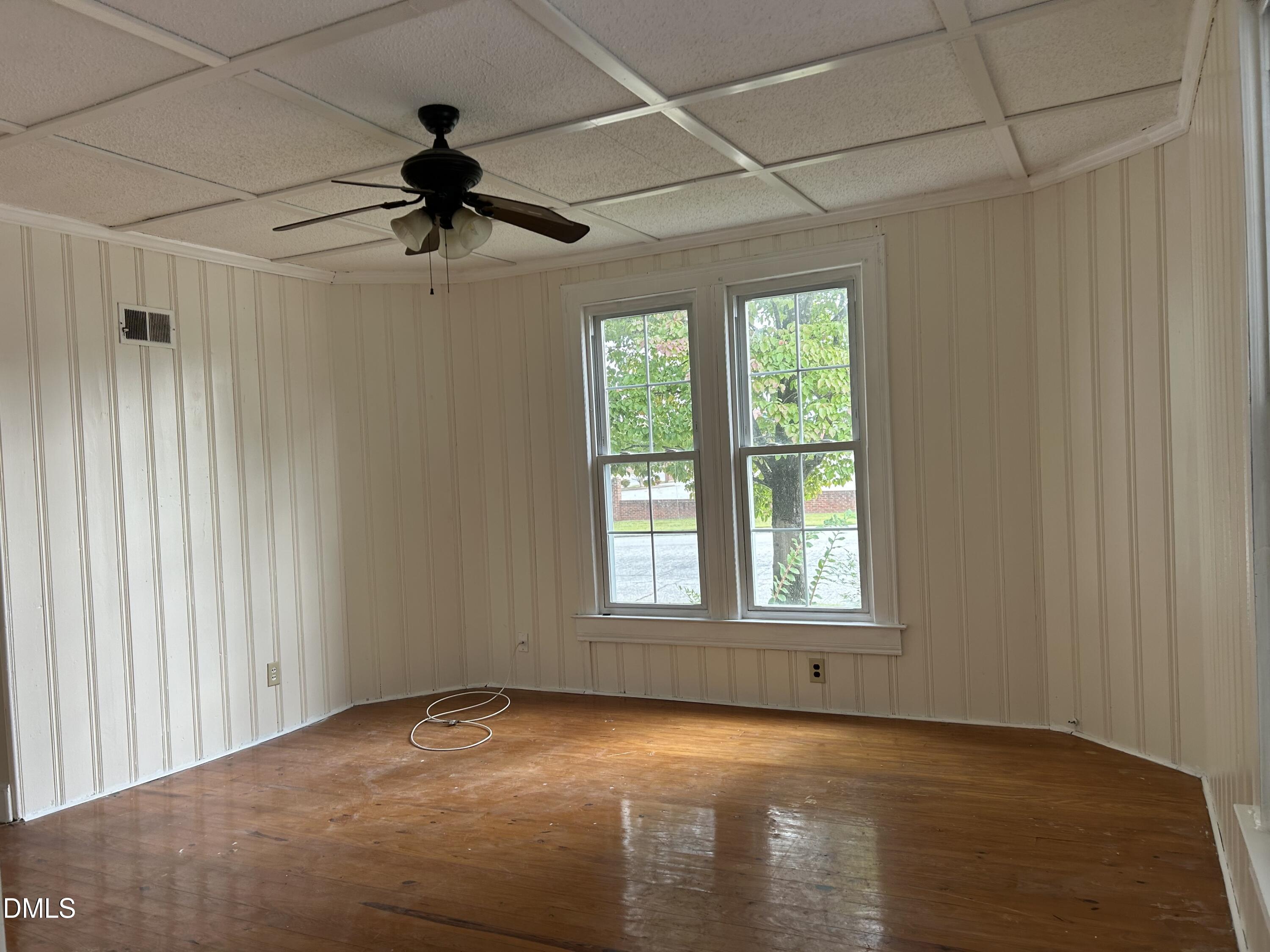 209 E Harnett Street Property Photo 6