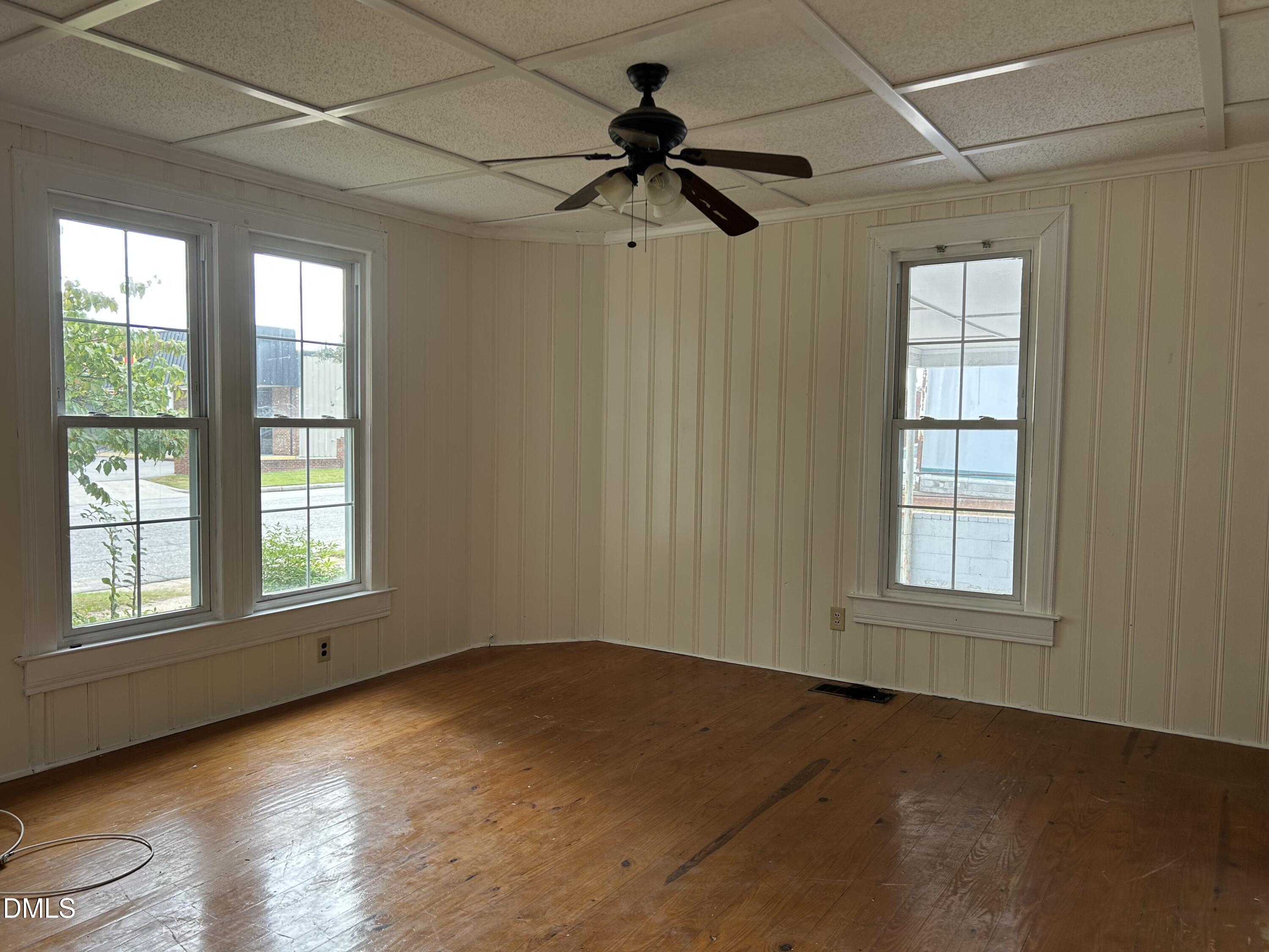209 E Harnett Street Property Photo 7