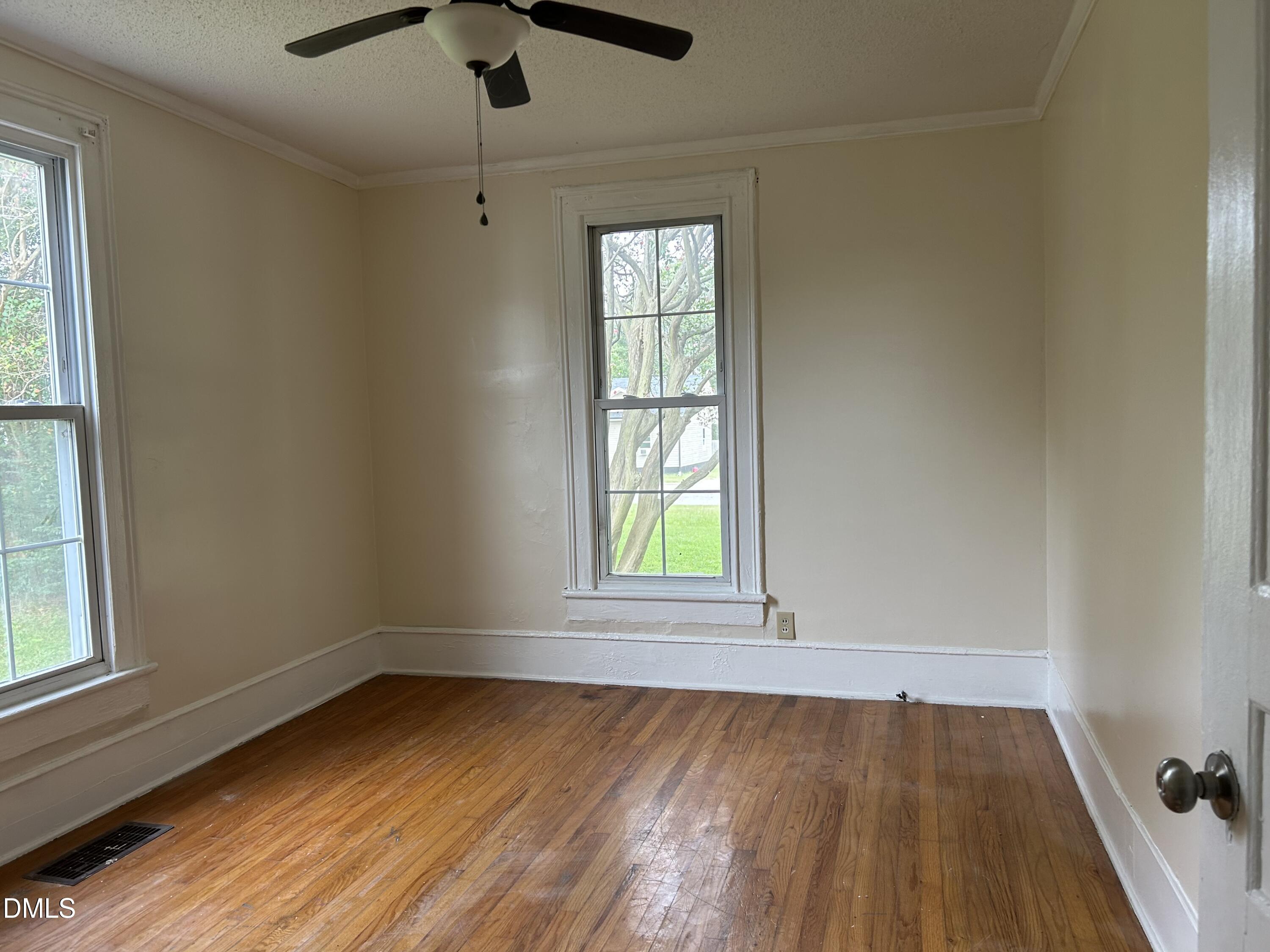 209 E Harnett Street Property Photo 17