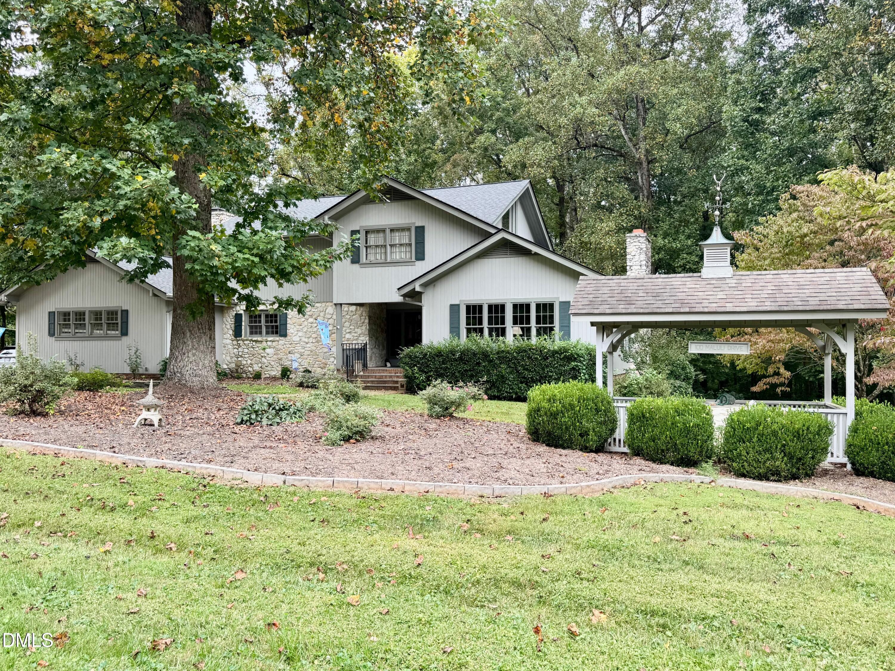 100 Maluli Drive Property Photo 1