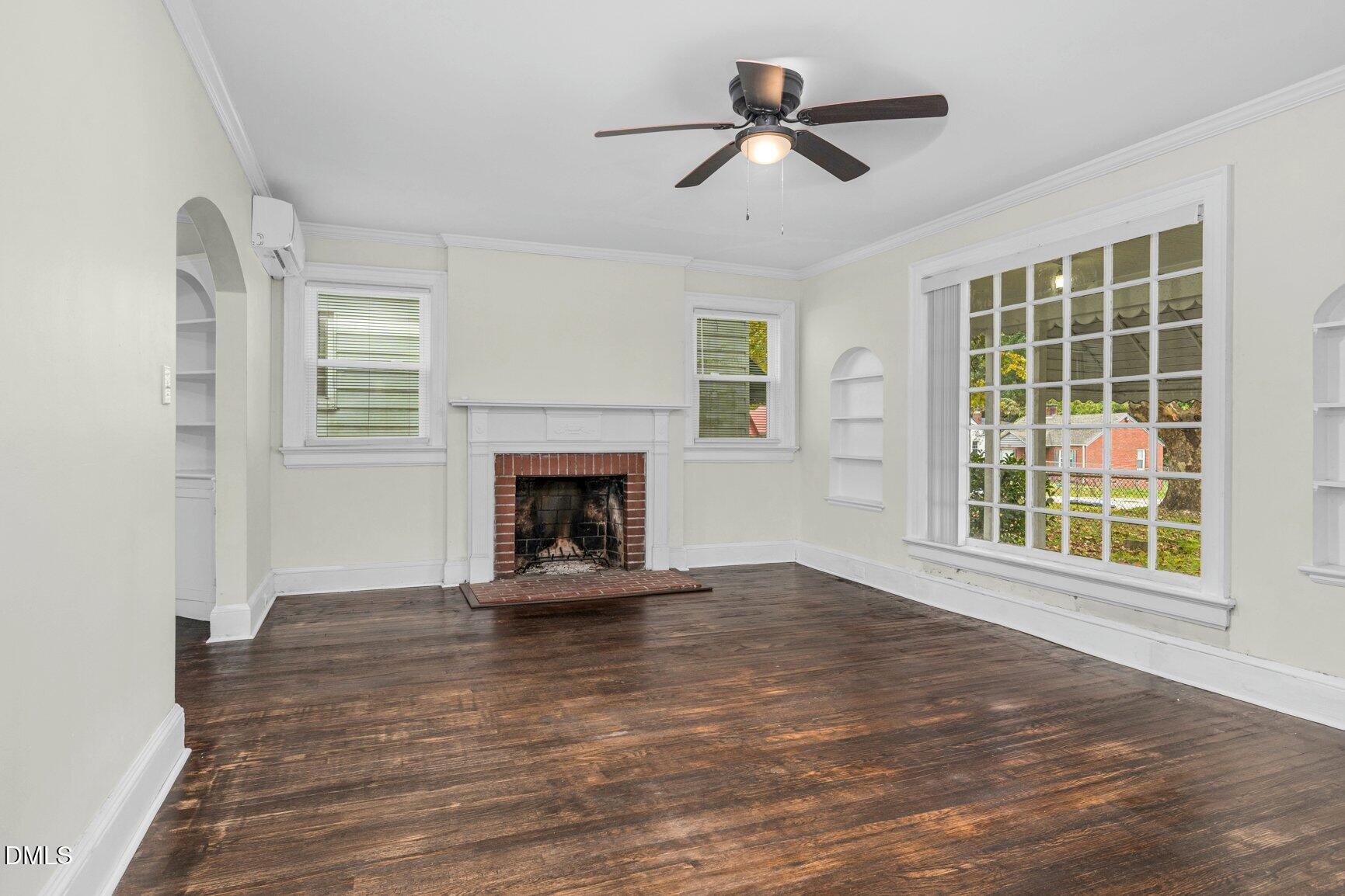 541 N Daughtry Street Property Photo 6