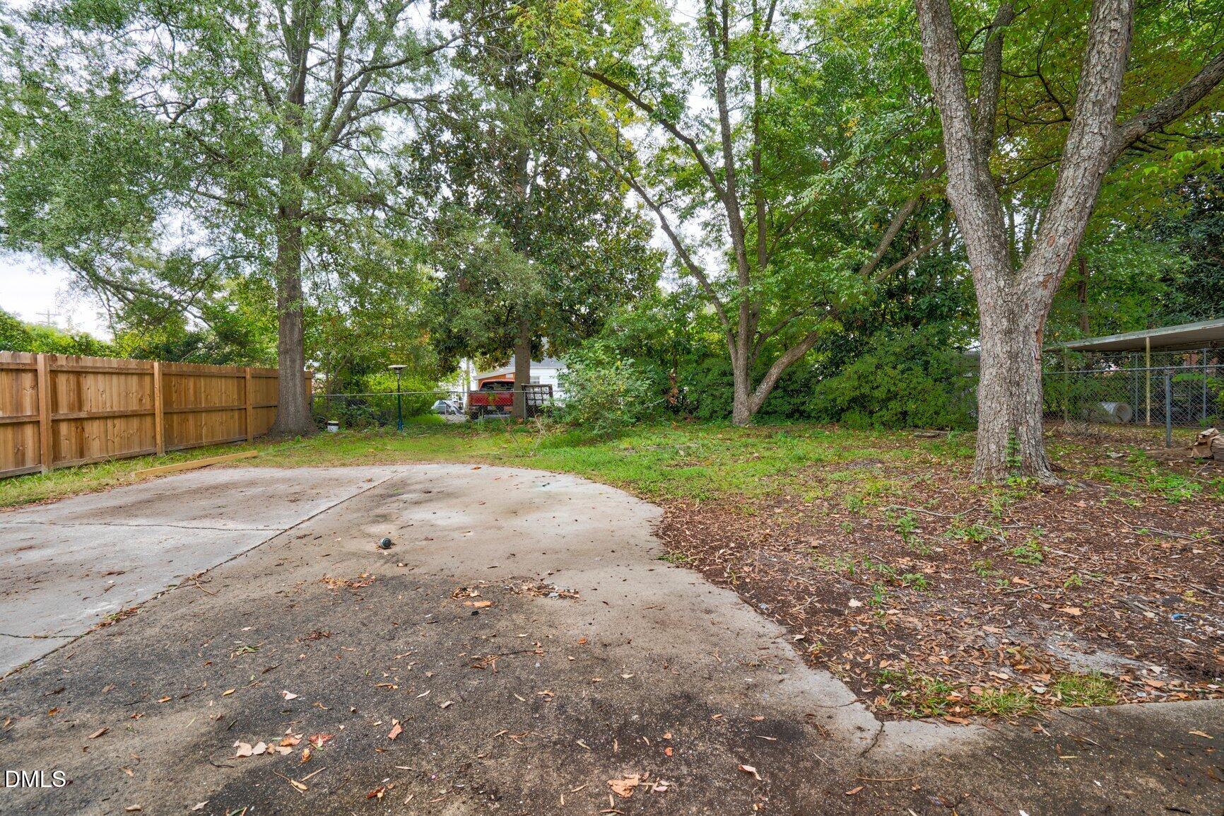 541 N Daughtry Street Property Photo 23