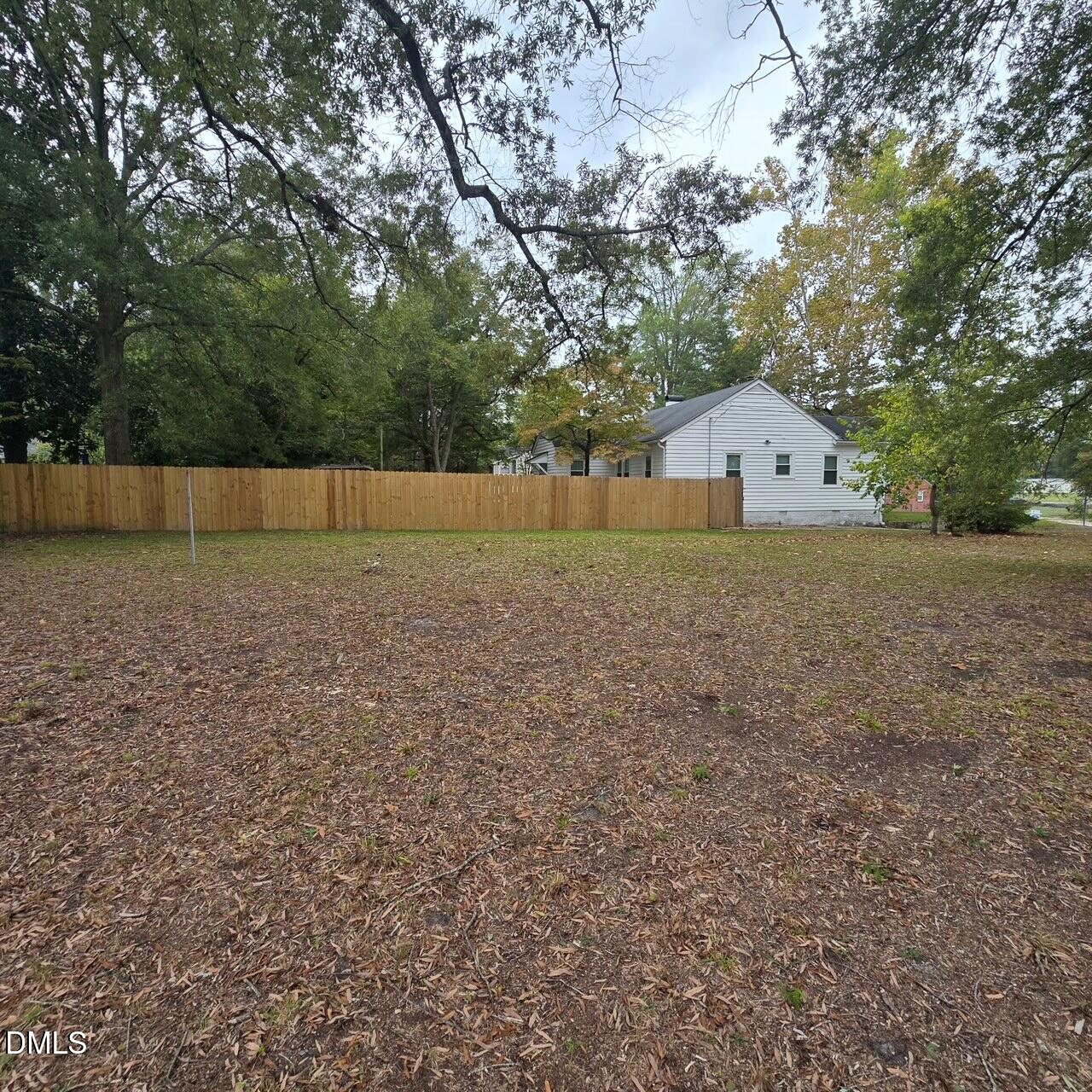 541 N Daughtry Street Property Photo 24