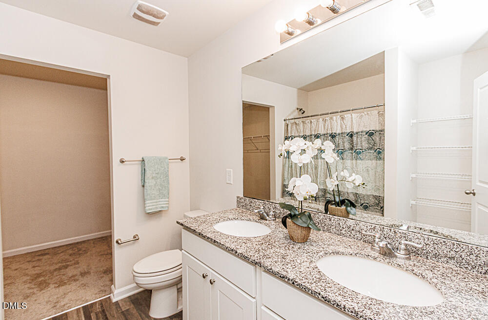 1229 Fescue Road Property Photo 8