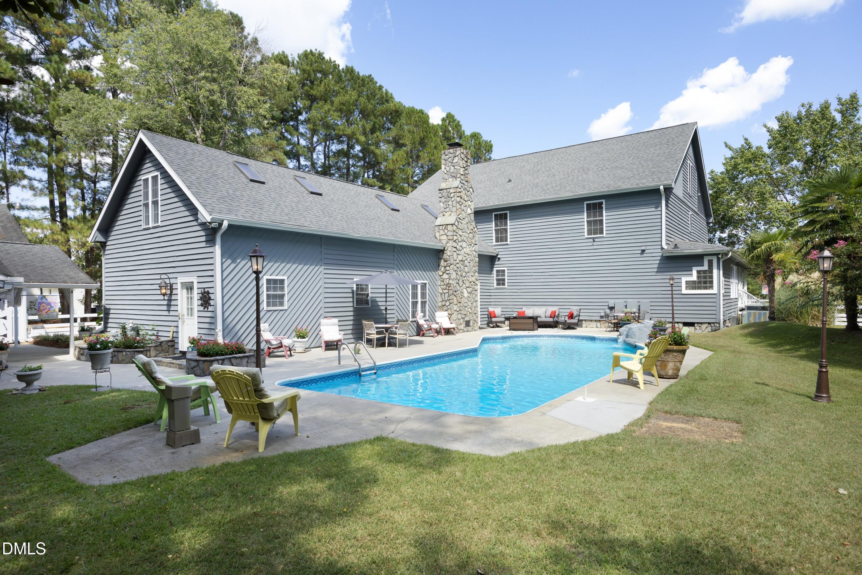 1746 Little Divine Road Property Photo 4