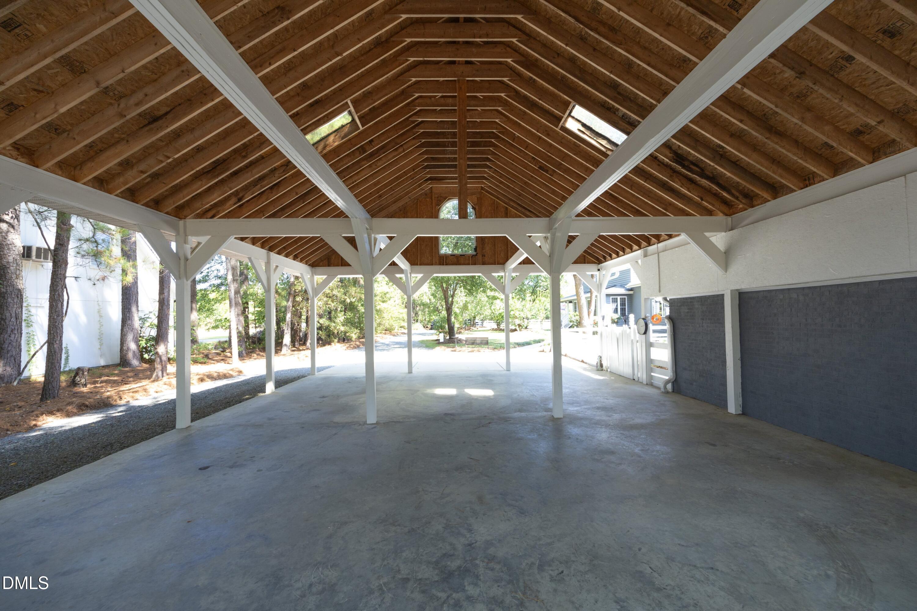 1746 Little Divine Road Property Photo 14