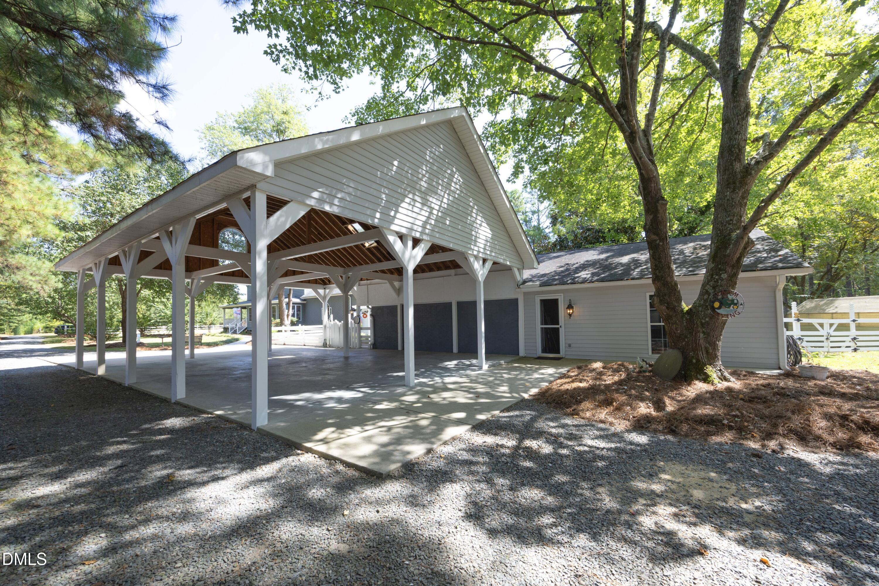 1746 Little Divine Road Property Photo 15
