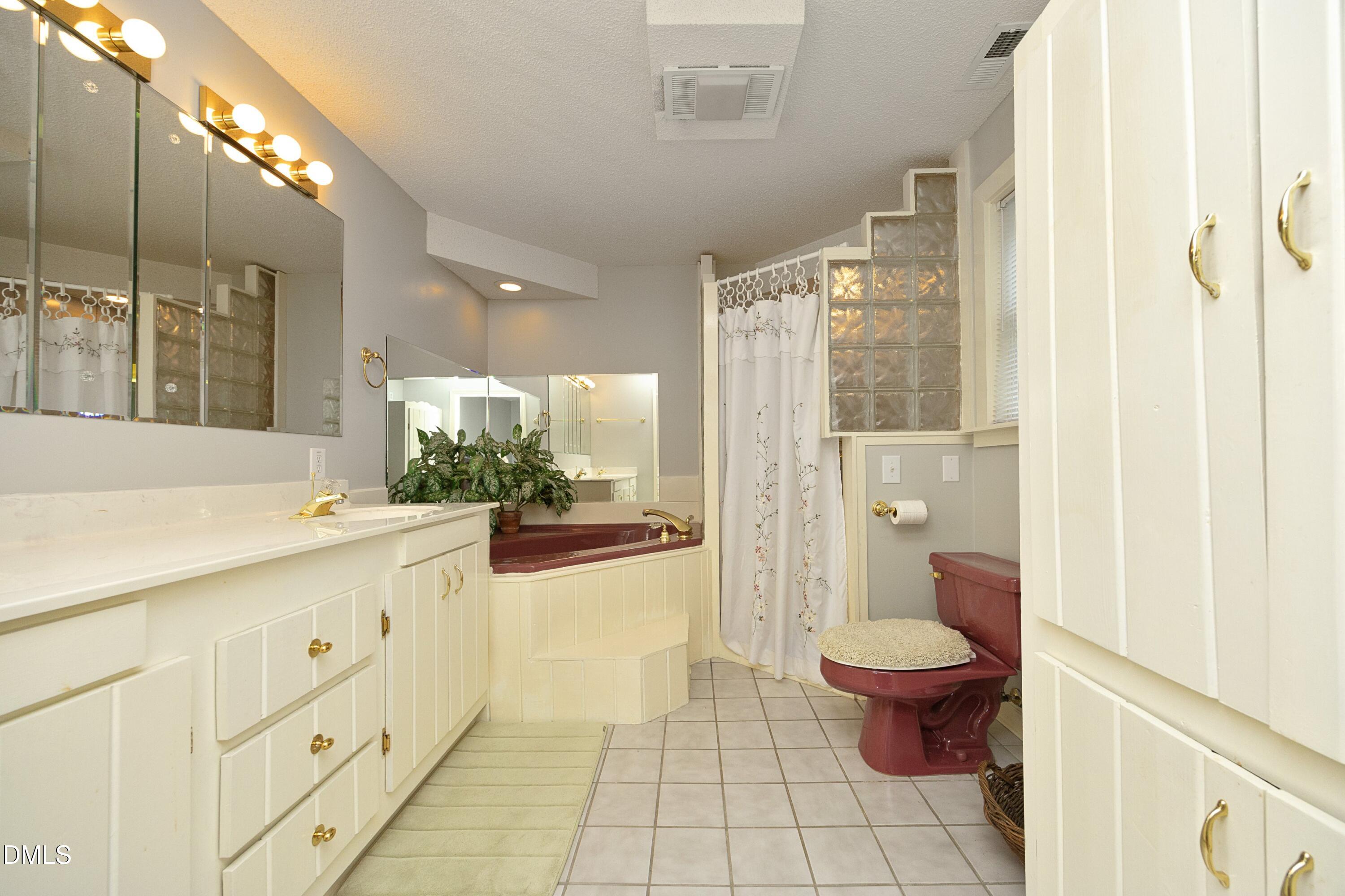 1746 Little Divine Road Property Photo 47