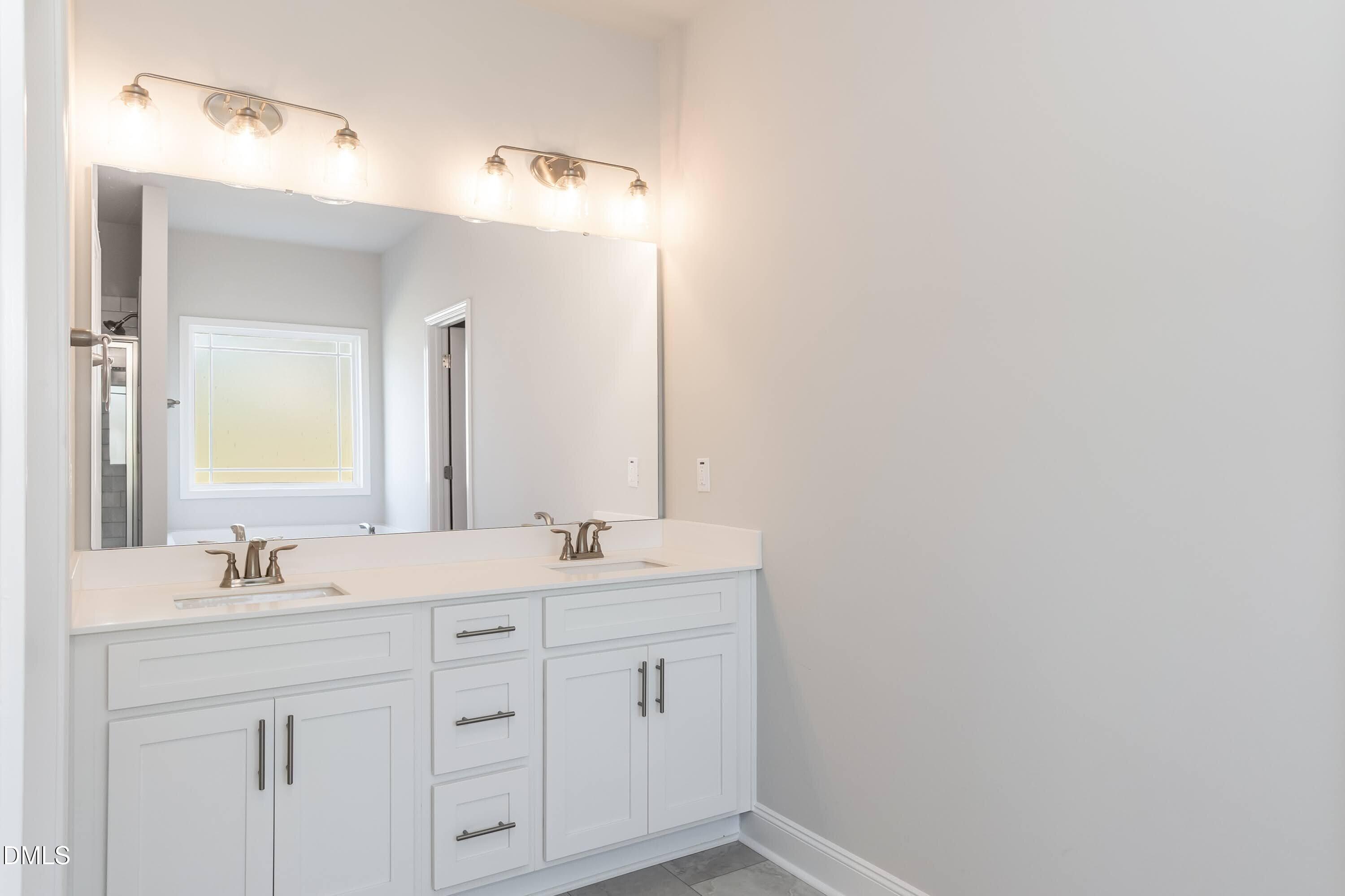 63 Leslie Court Property Photo 10