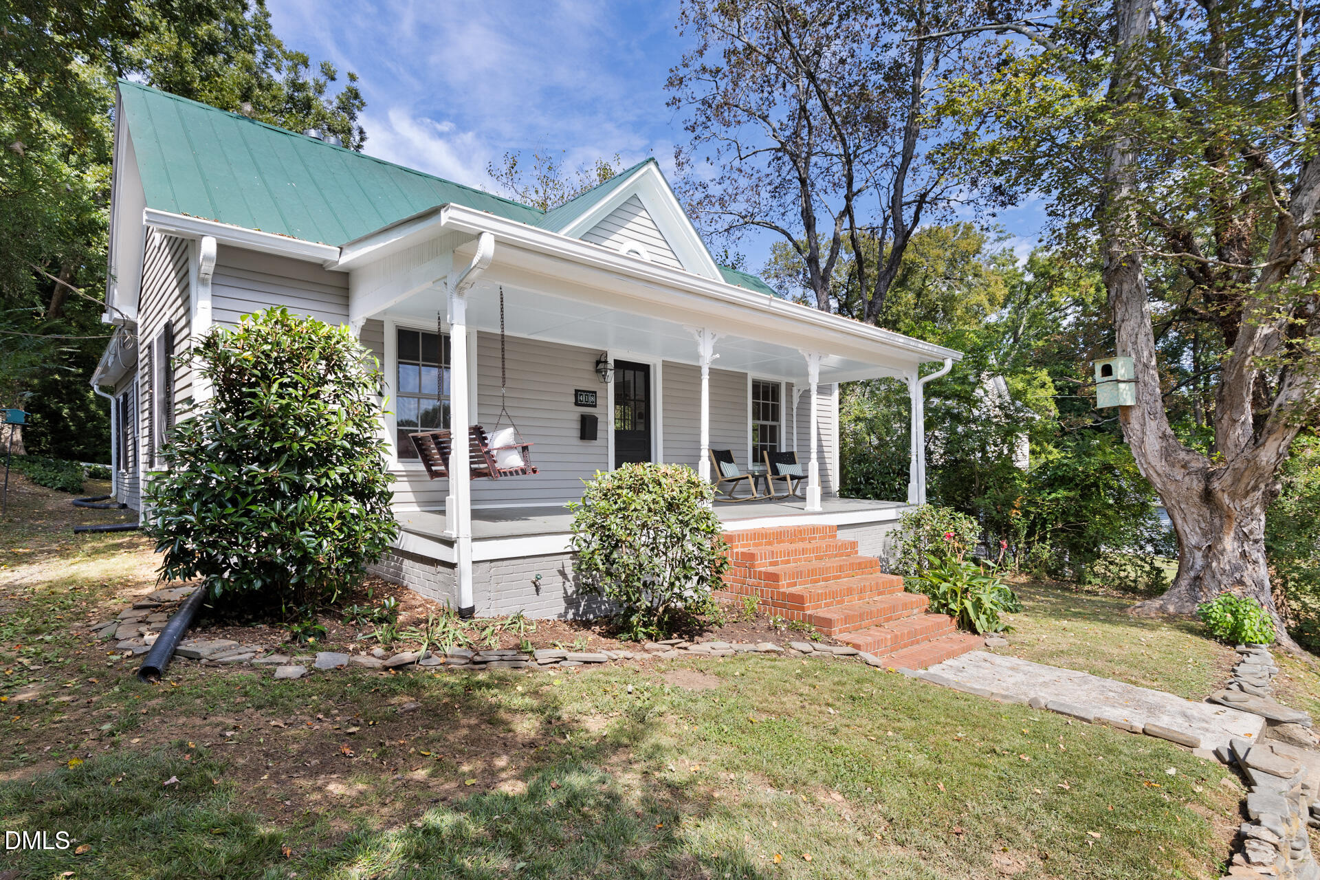 418 W King Street Property Photo 1