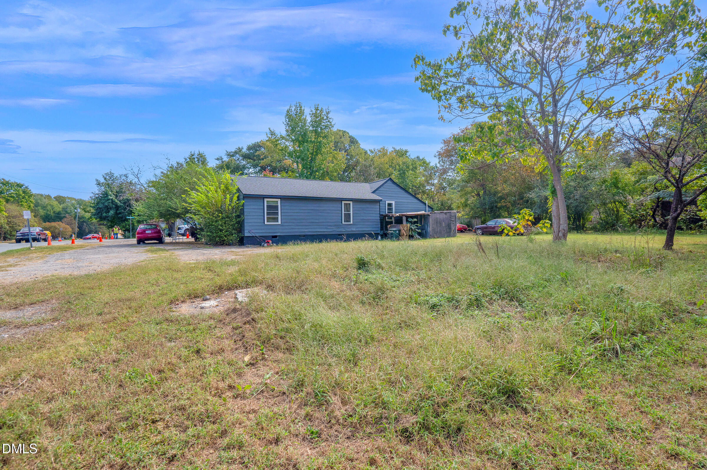 321 Blalock Street Property Photo 4