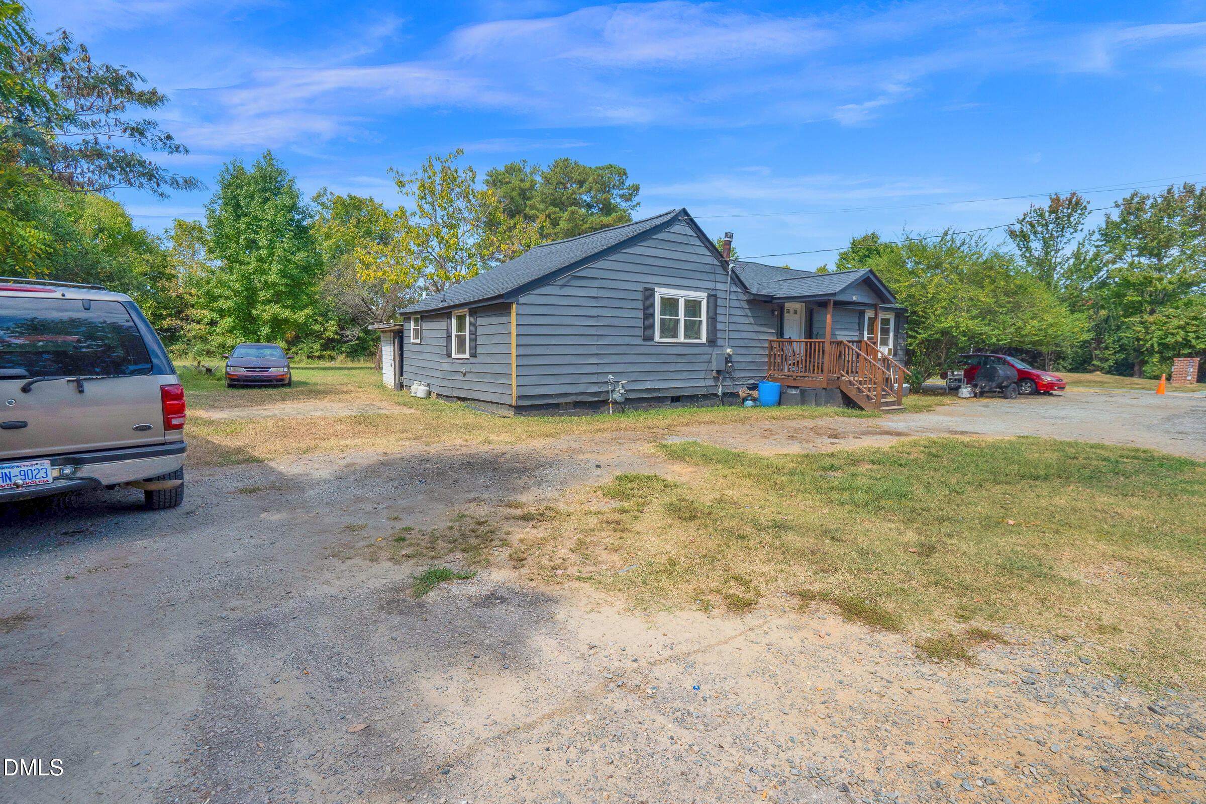 321 Blalock Street Property Photo 6