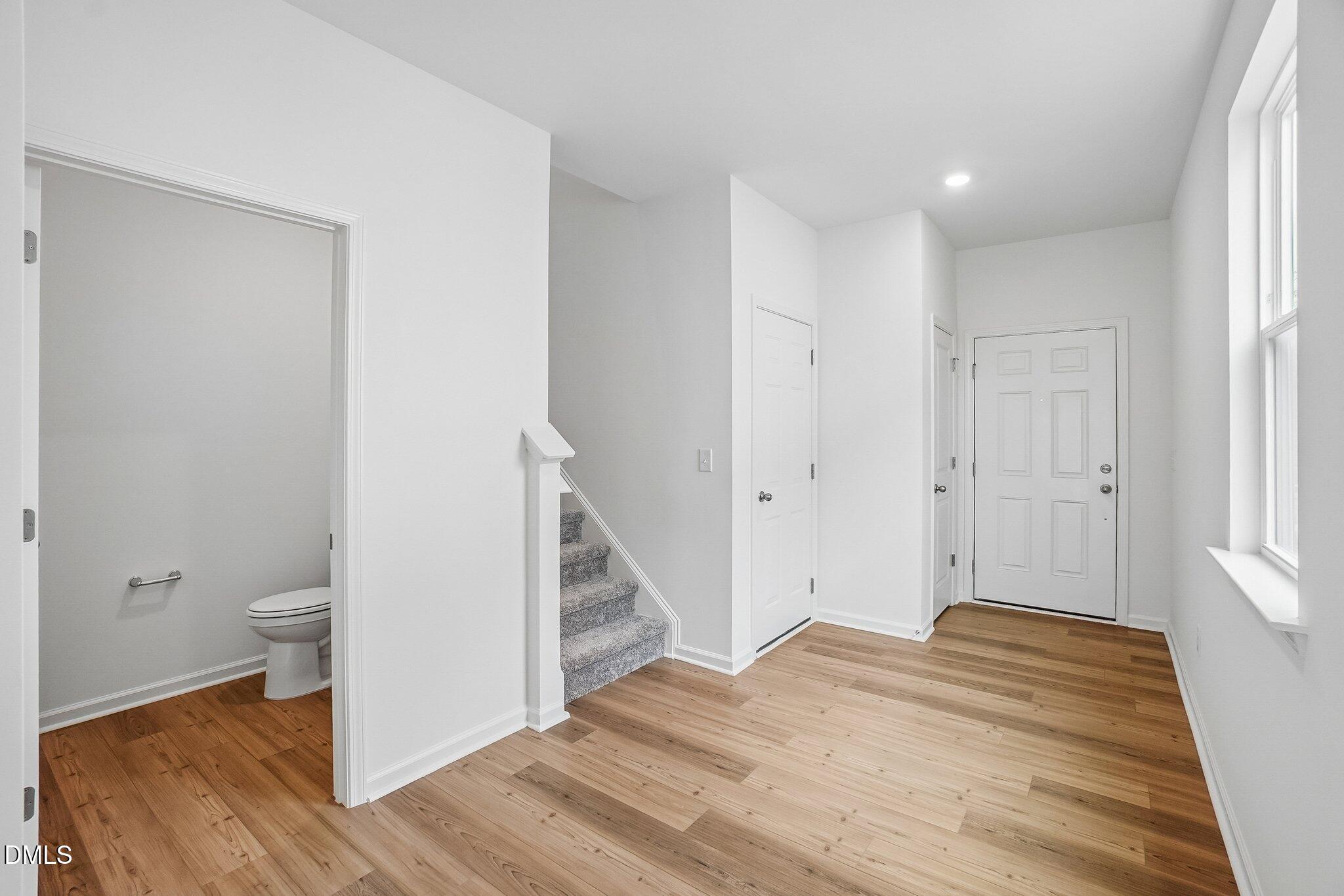 2017 Oakdale Drive Property Photo 3