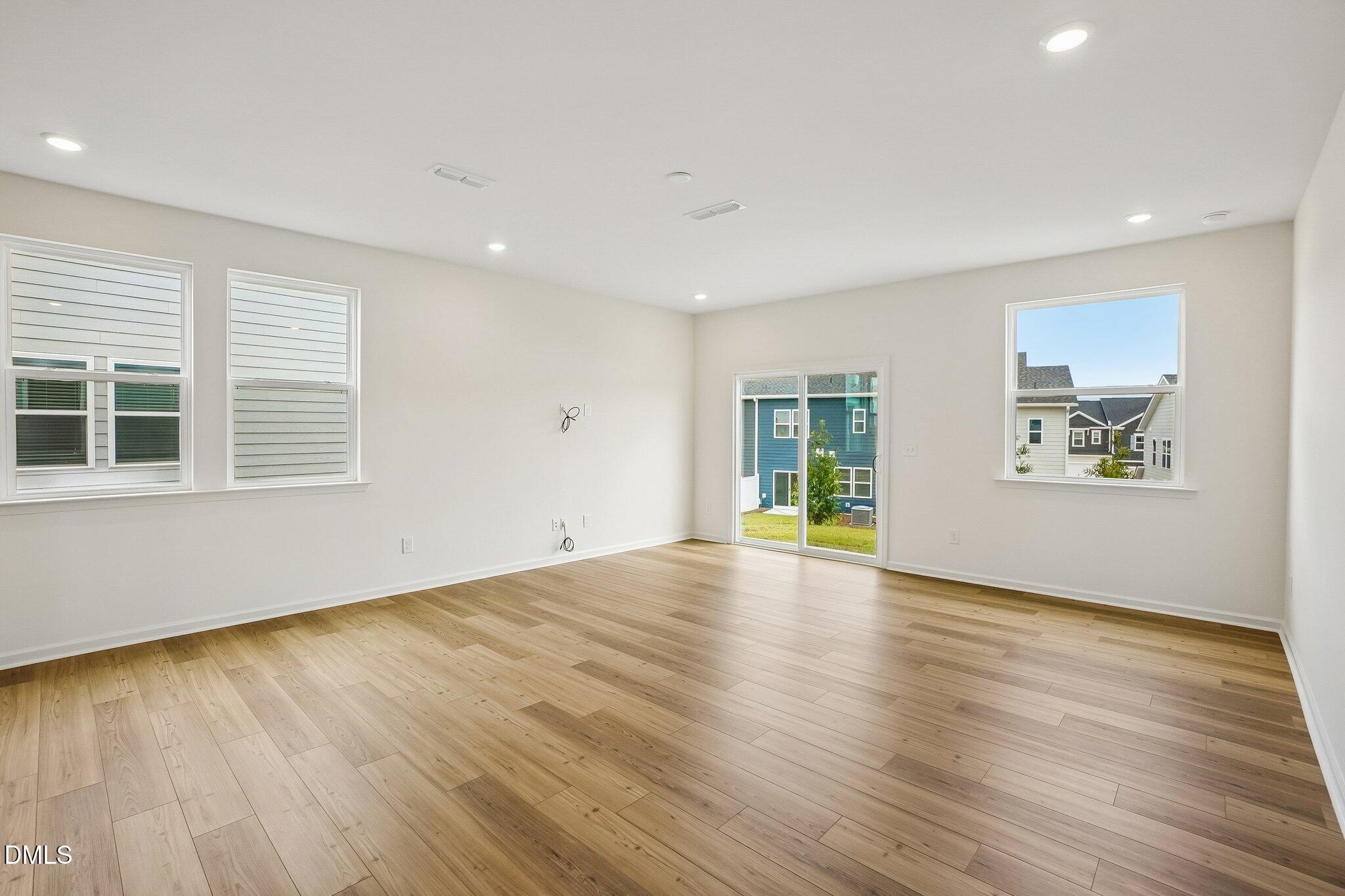 2017 Oakdale Drive Property Photo 4