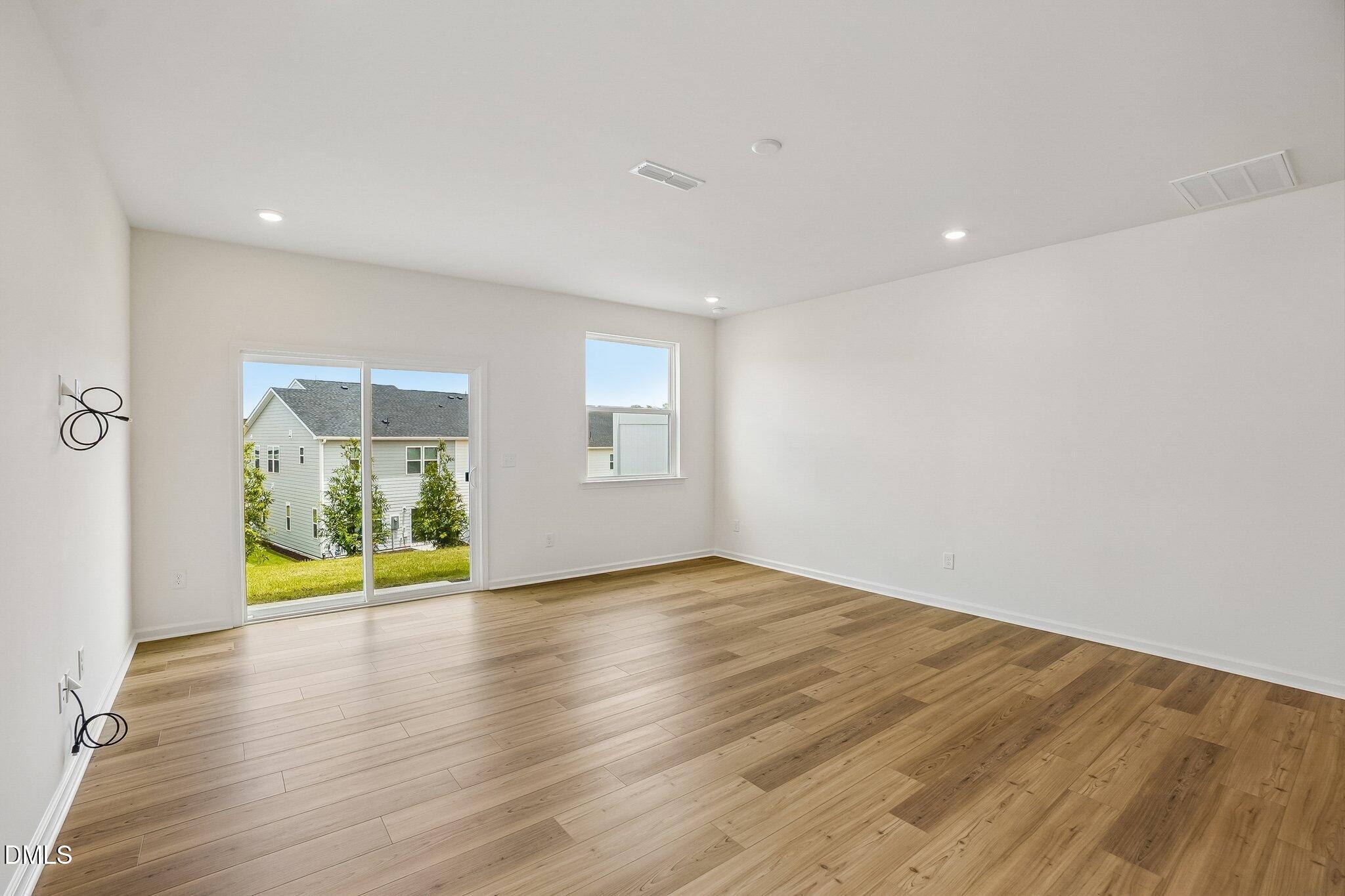 2017 Oakdale Drive Property Photo 5