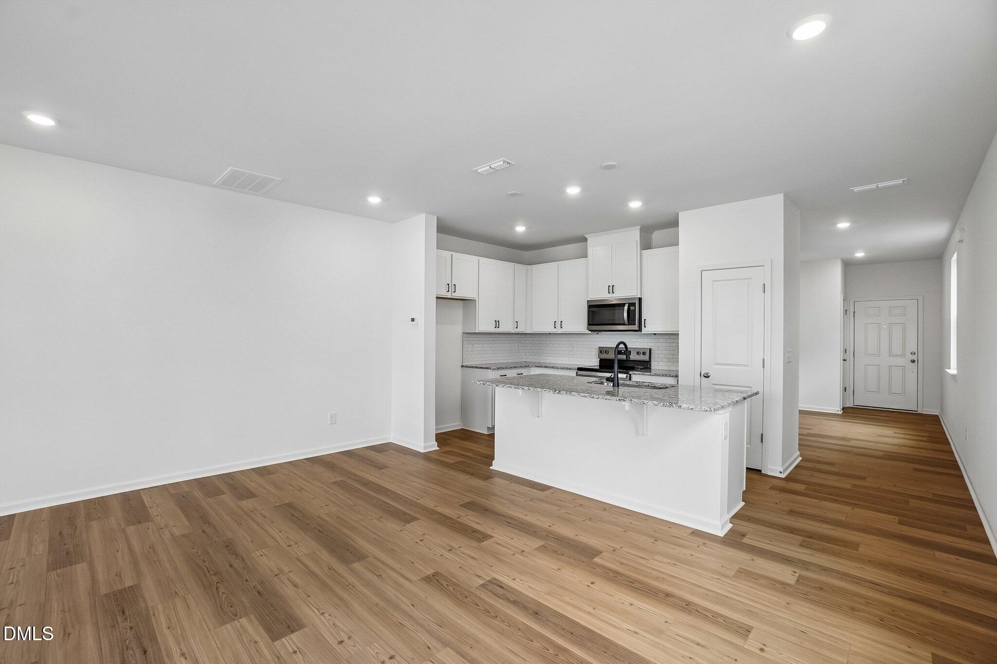 2017 Oakdale Drive Property Photo 6