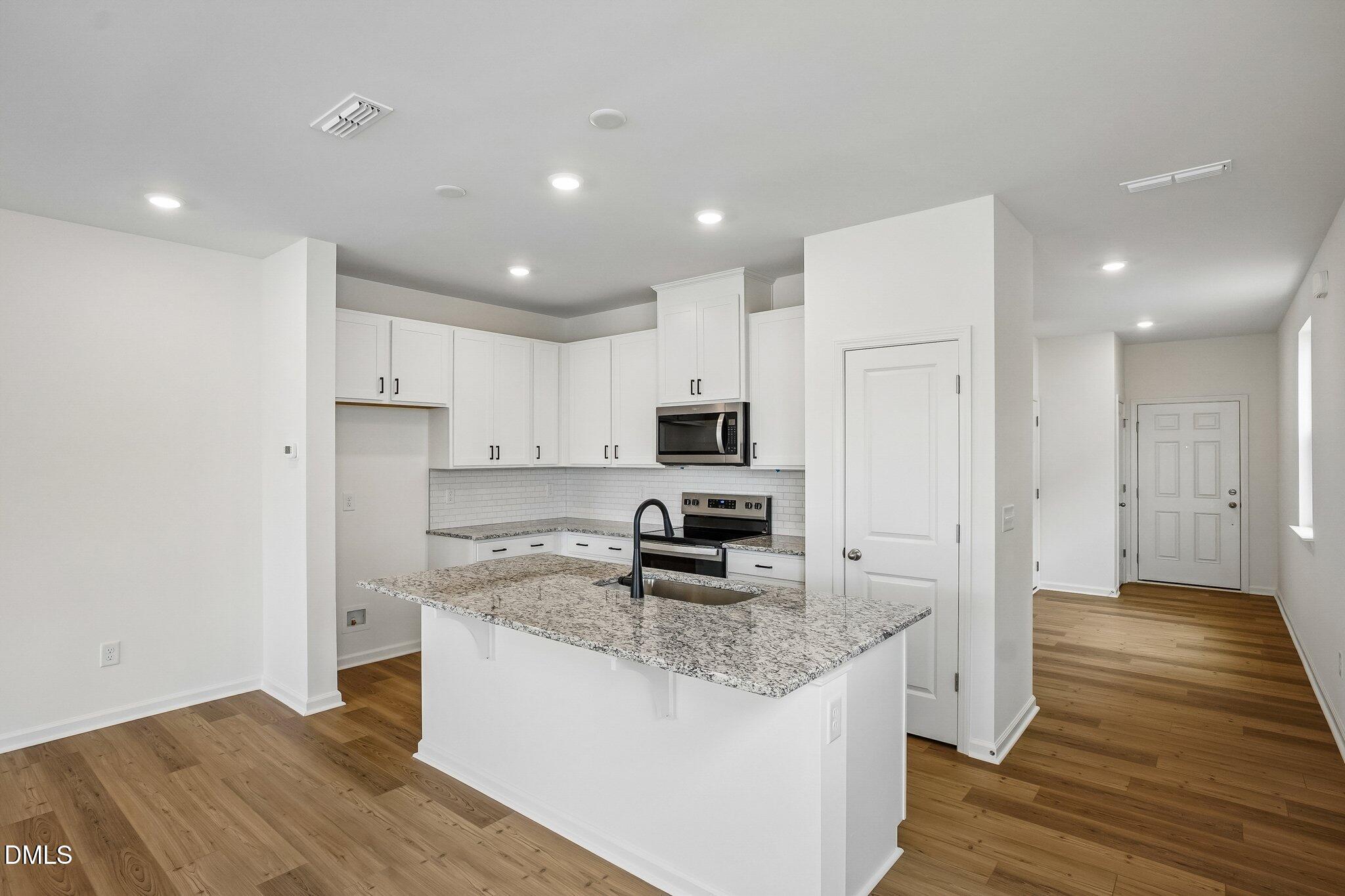 2017 Oakdale Drive Property Photo 8