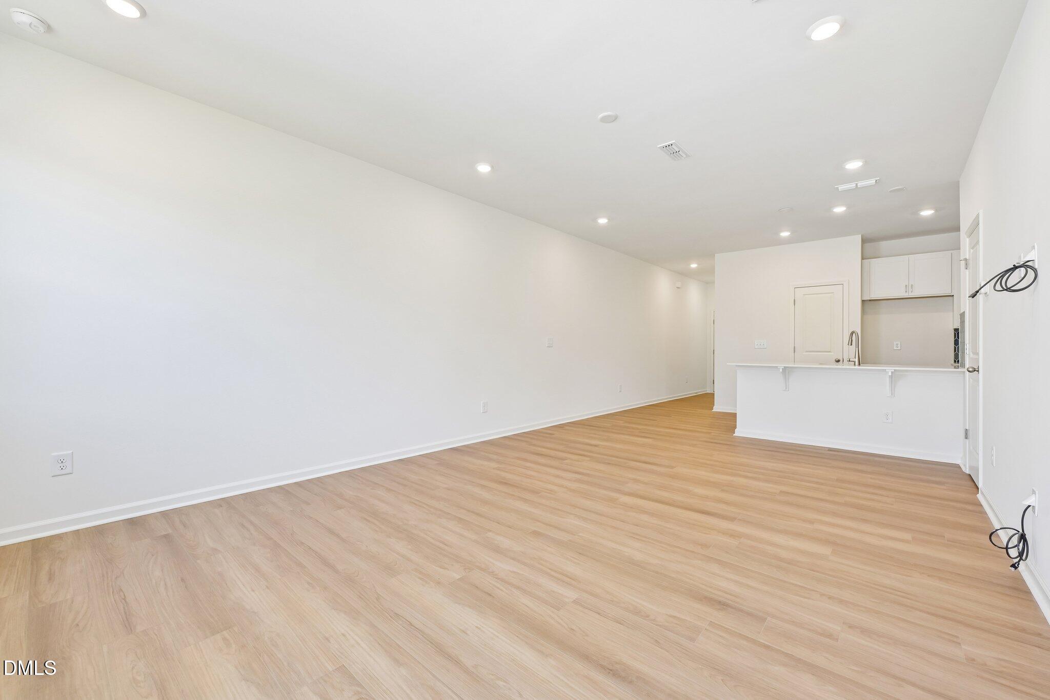3033 Glen Lyon Drive Property Photo 7