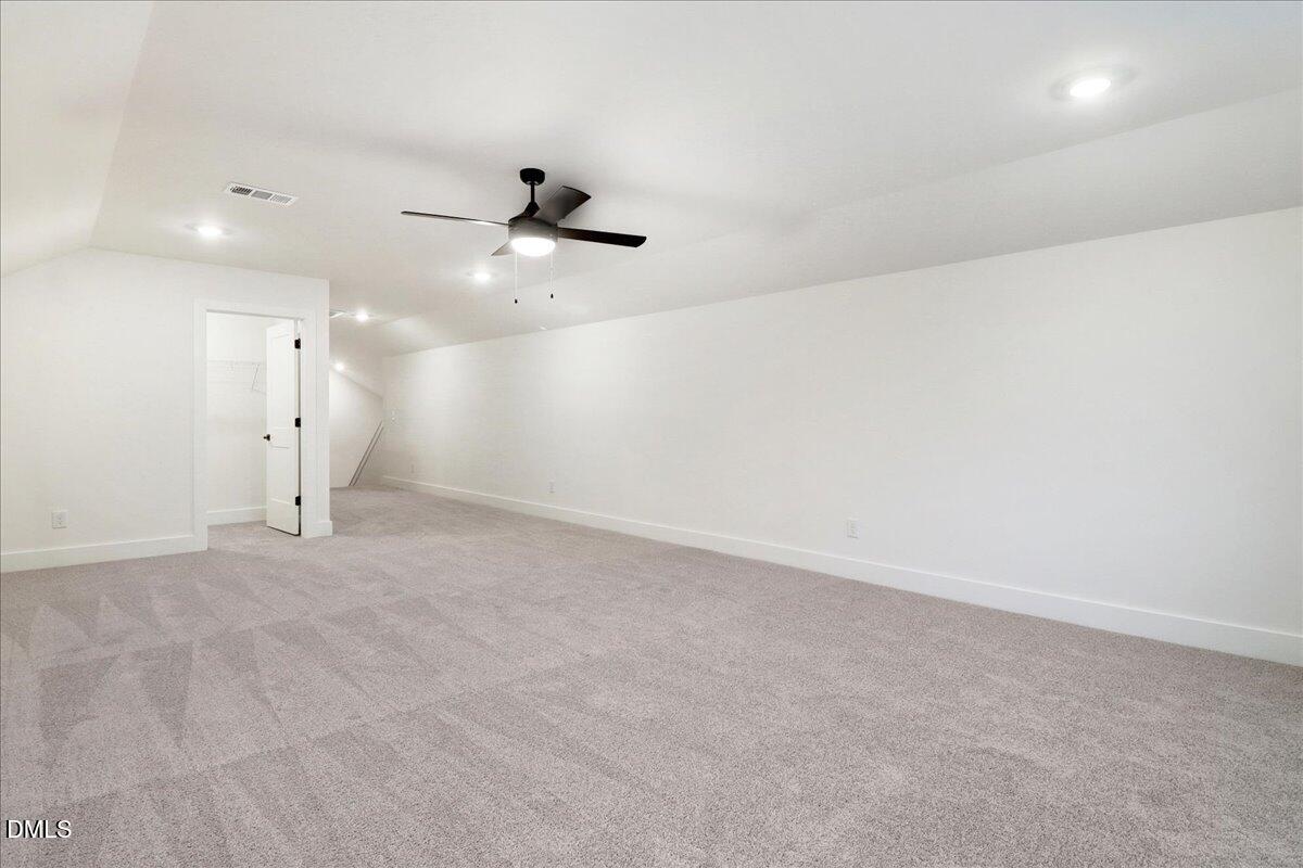 79 Leslie Court Property Photo 35