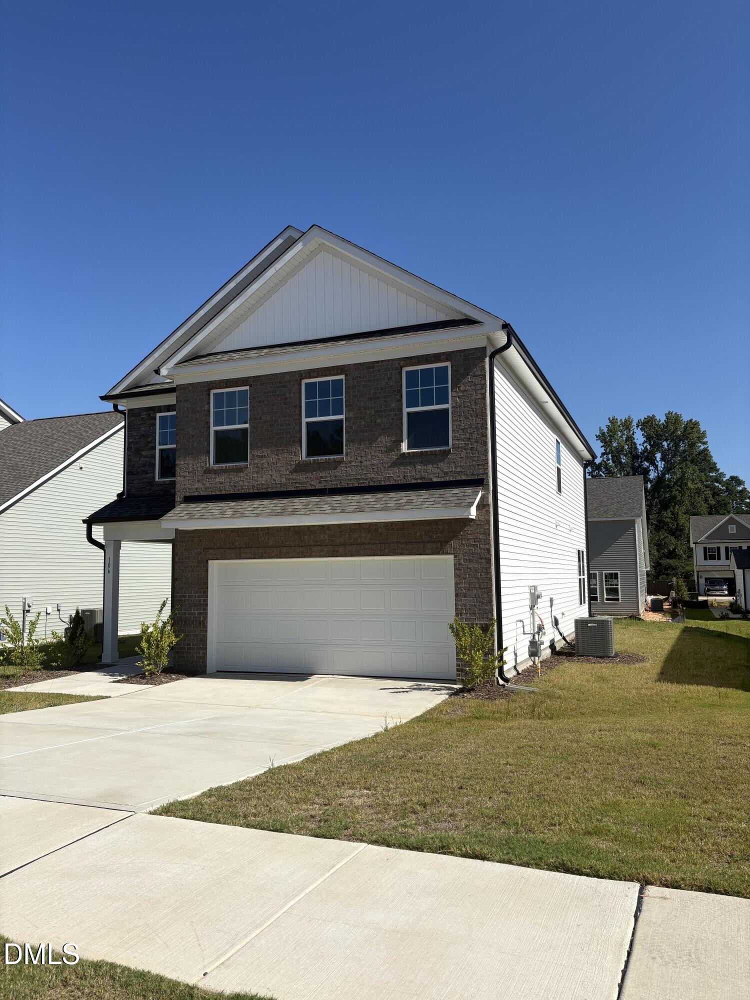 106 Favored Avenue Property Photo 2