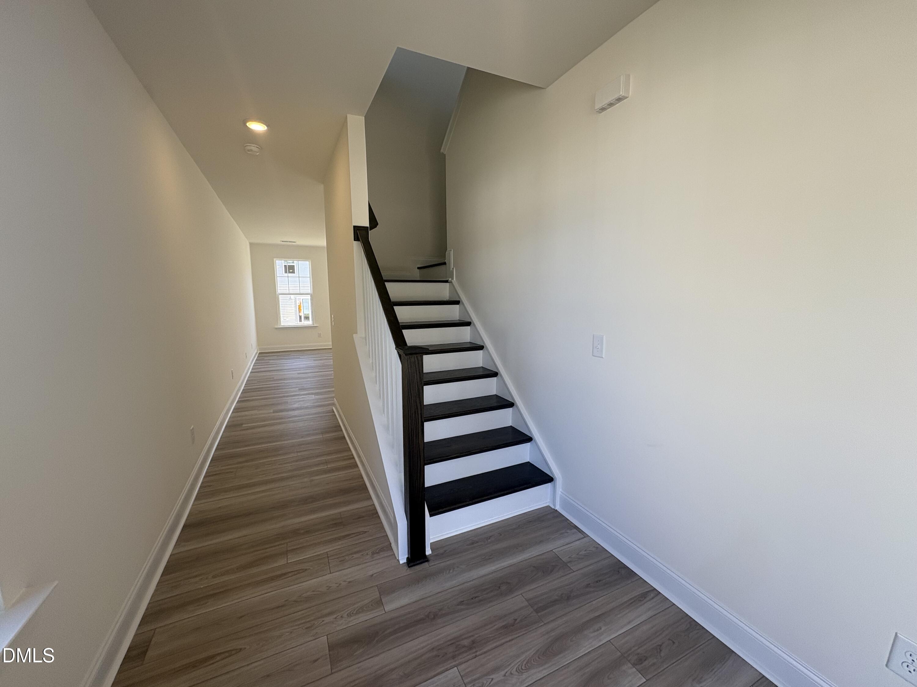 106 Favored Avenue Property Photo 5