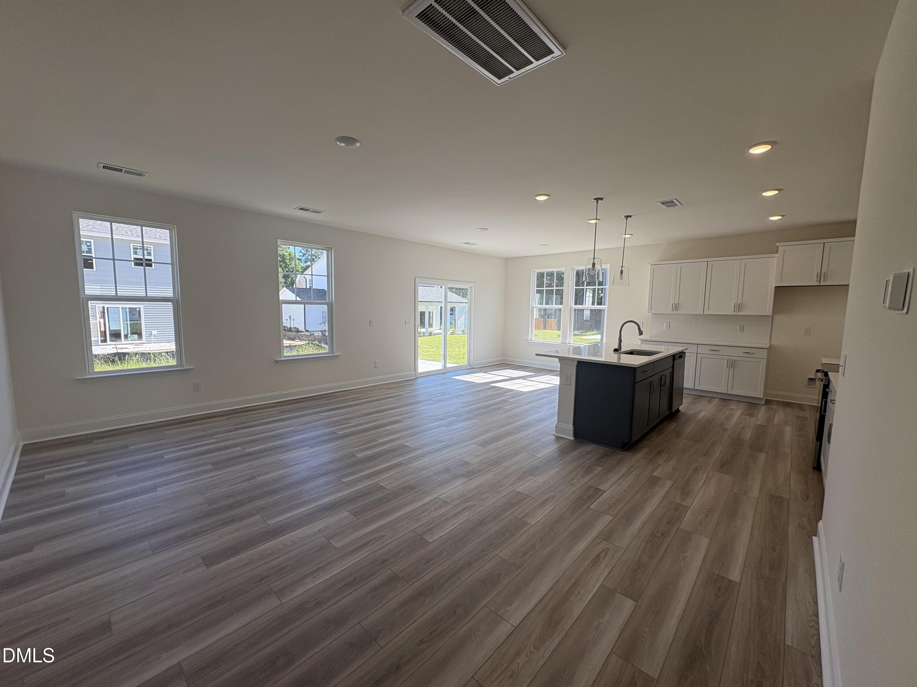 106 Favored Avenue Property Photo 6
