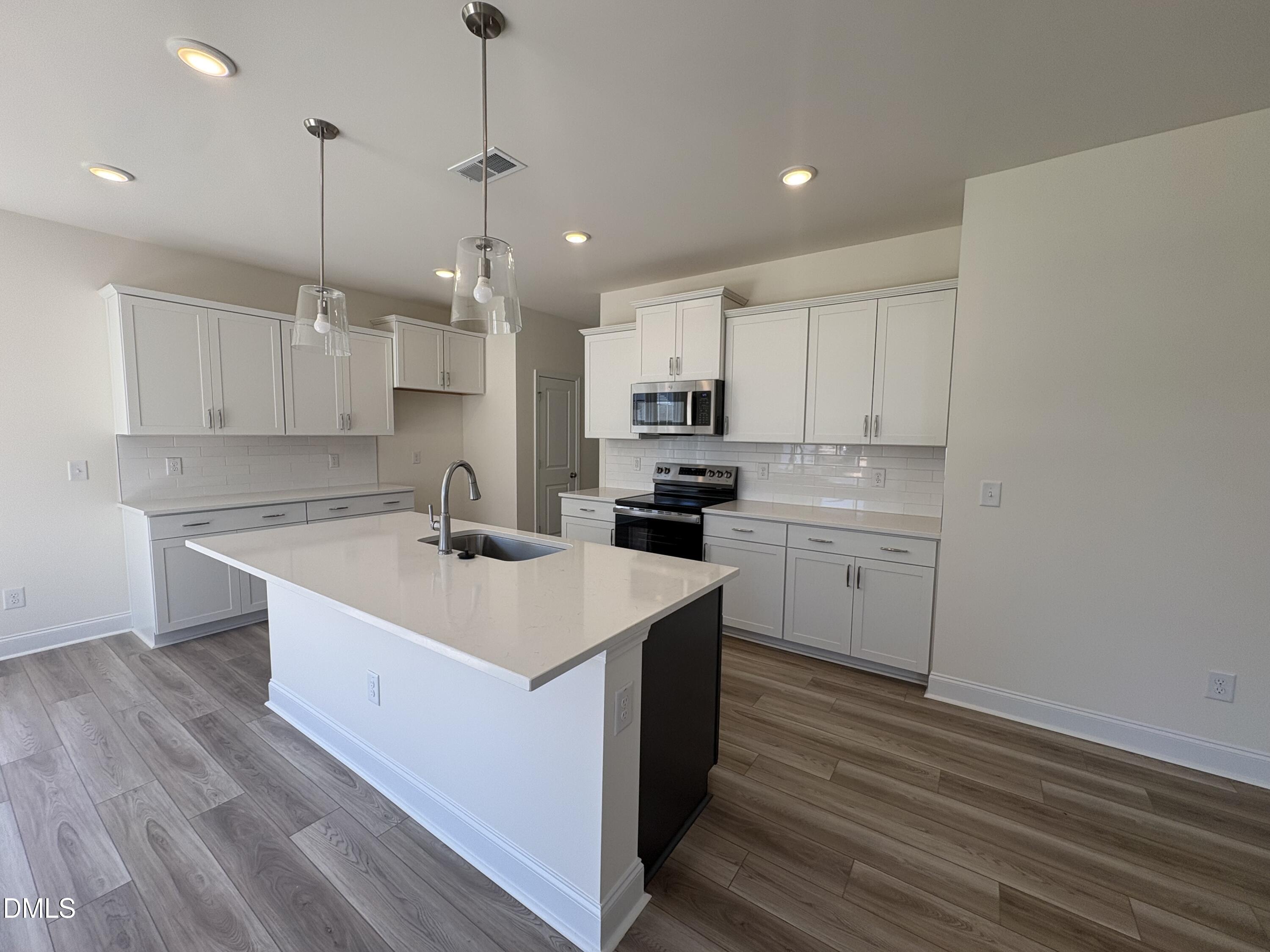 106 Favored Avenue Property Photo 7