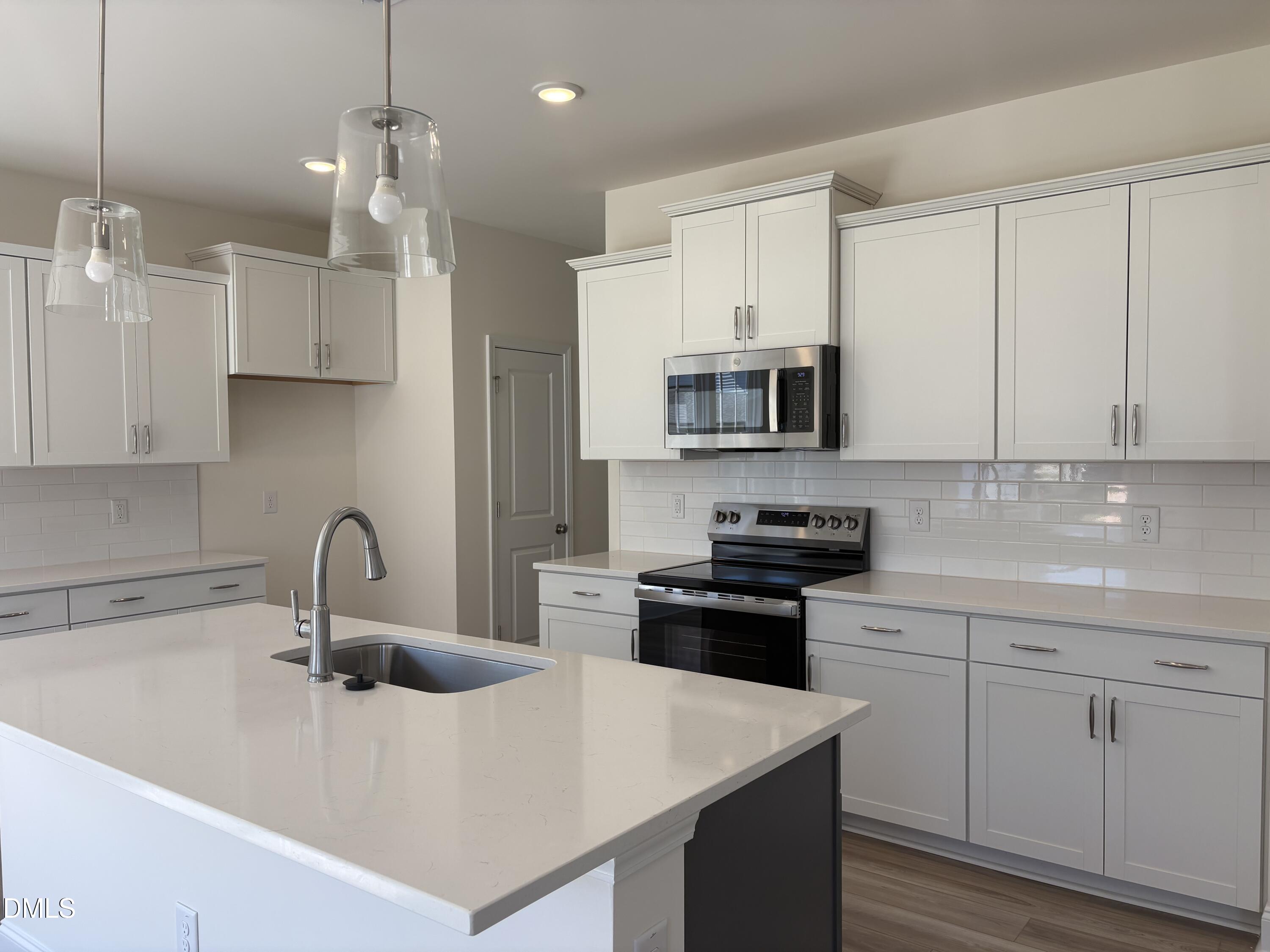 106 Favored Avenue Property Photo 8