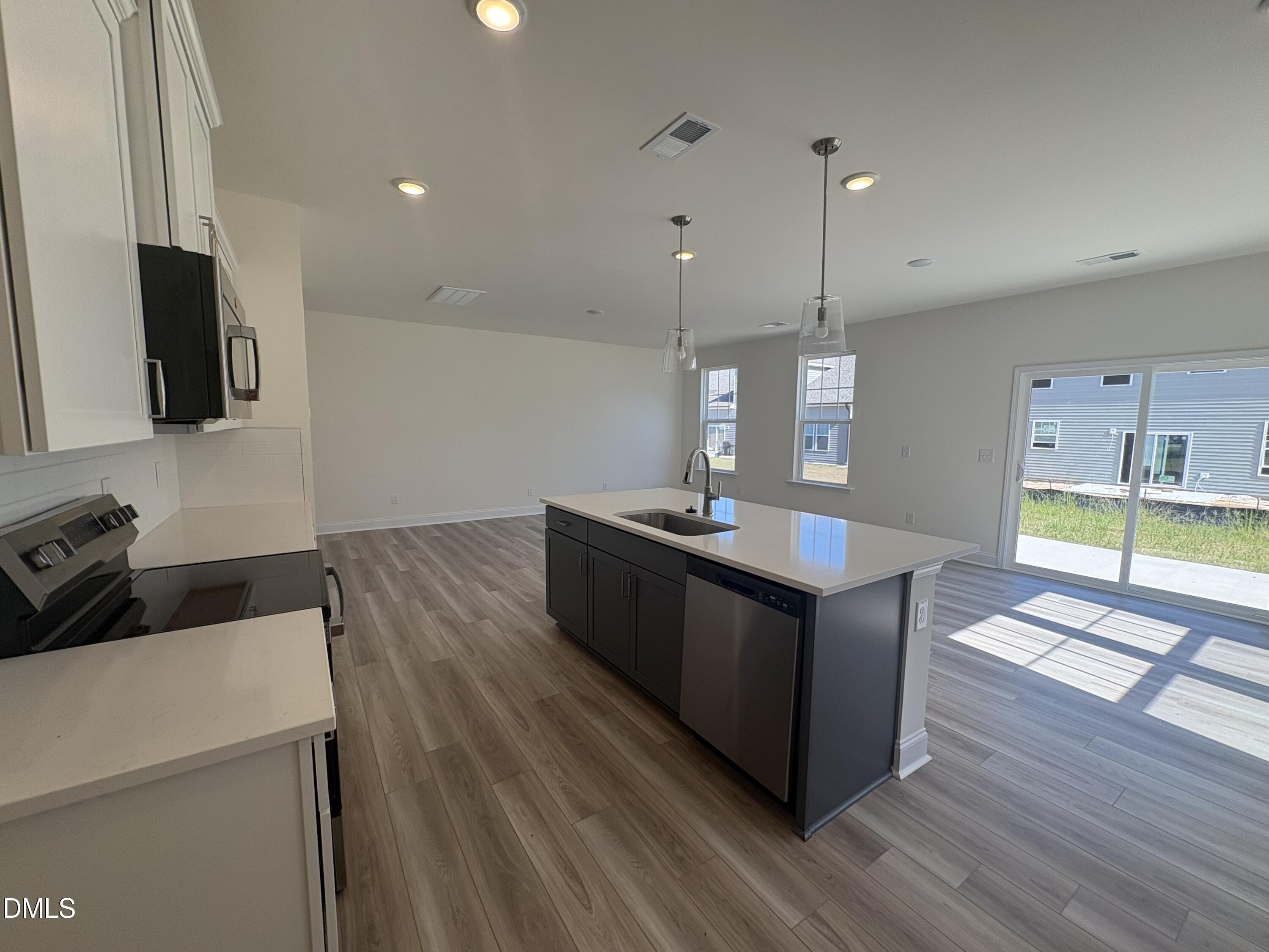 106 Favored Avenue Property Photo 9