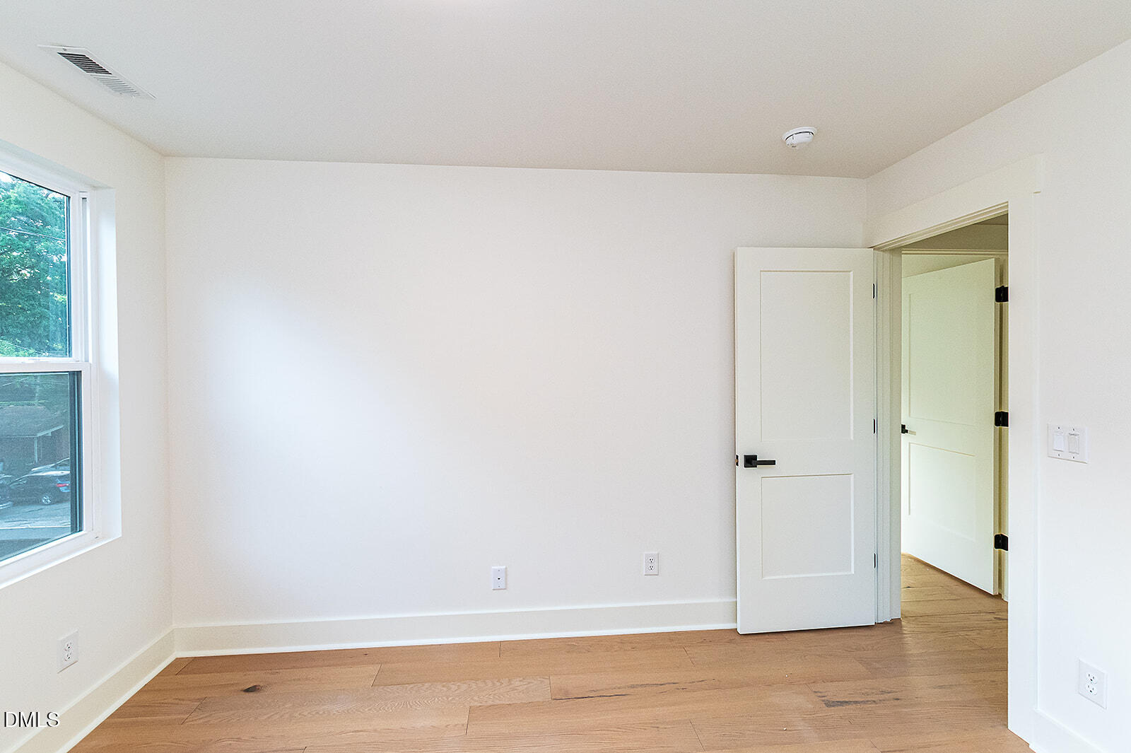 1506 N Hyde Park Avenue Property Photo 32