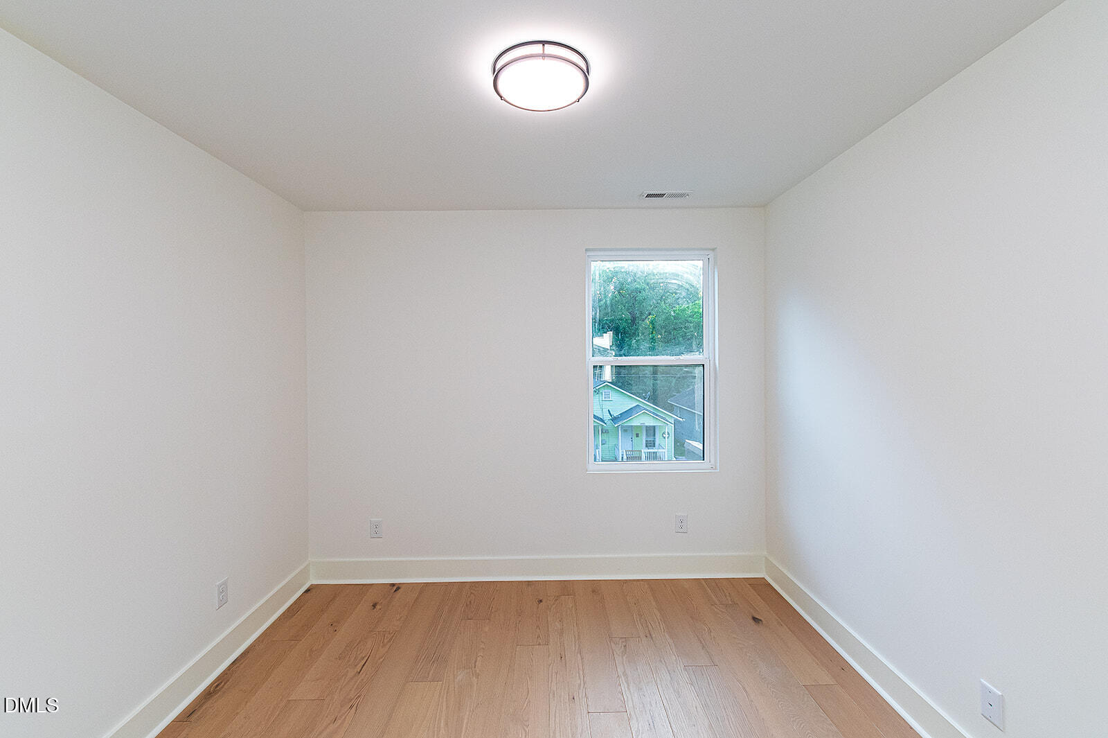 1506 N Hyde Park Avenue Property Photo 34