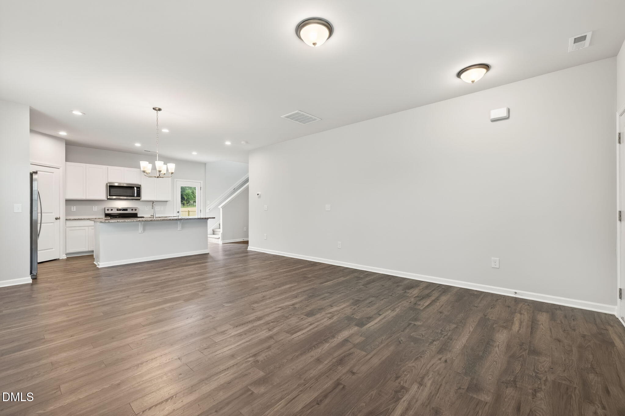98 Stout Landing Property Photo 6