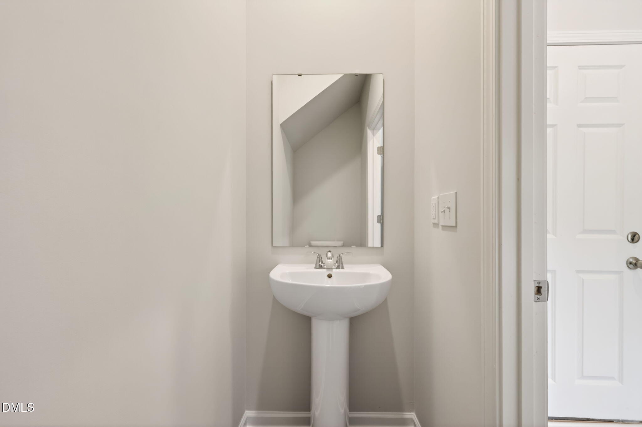 98 Stout Landing Property Photo 11