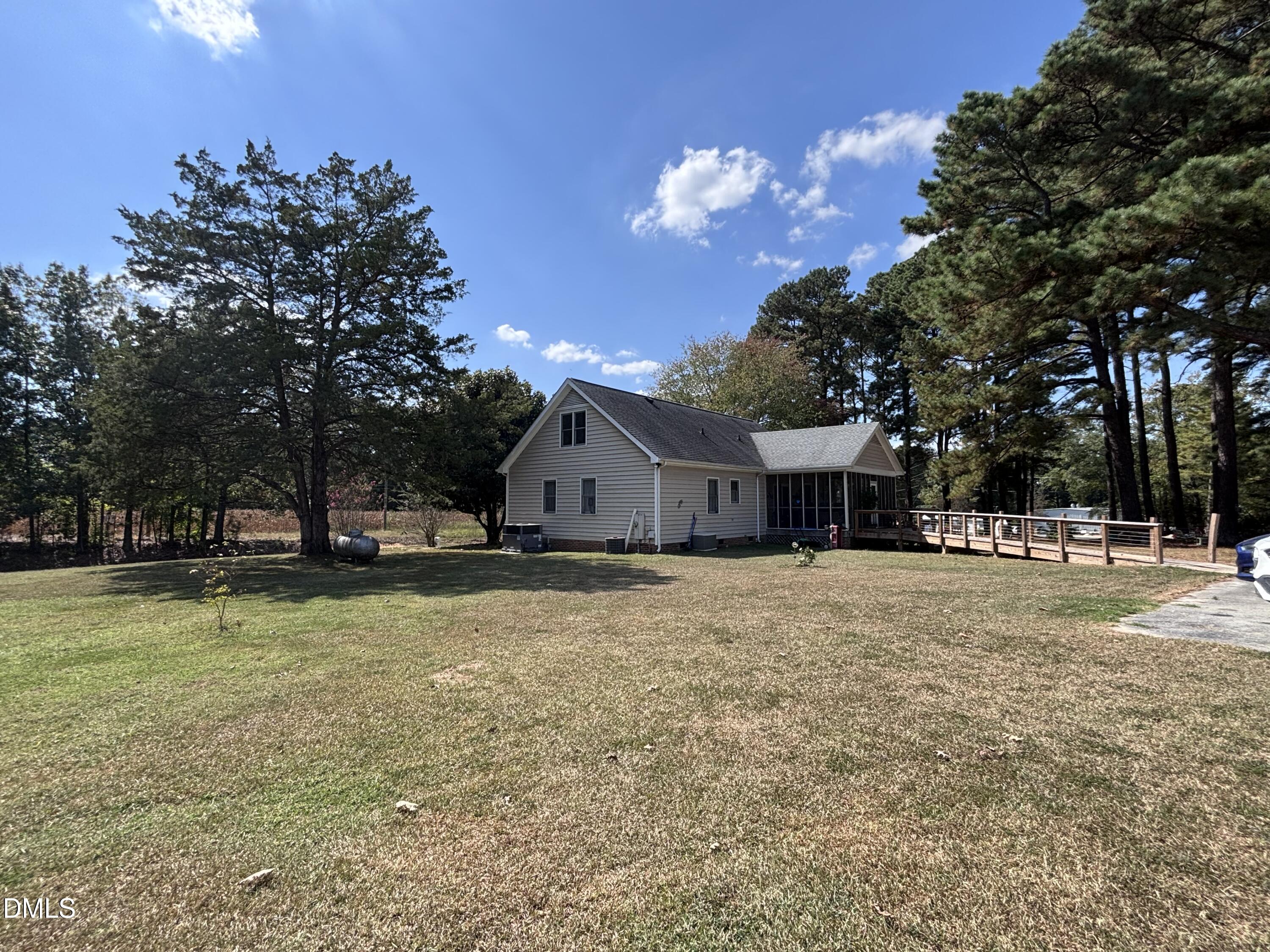 3007 S Smithfield Road Property Photo 11