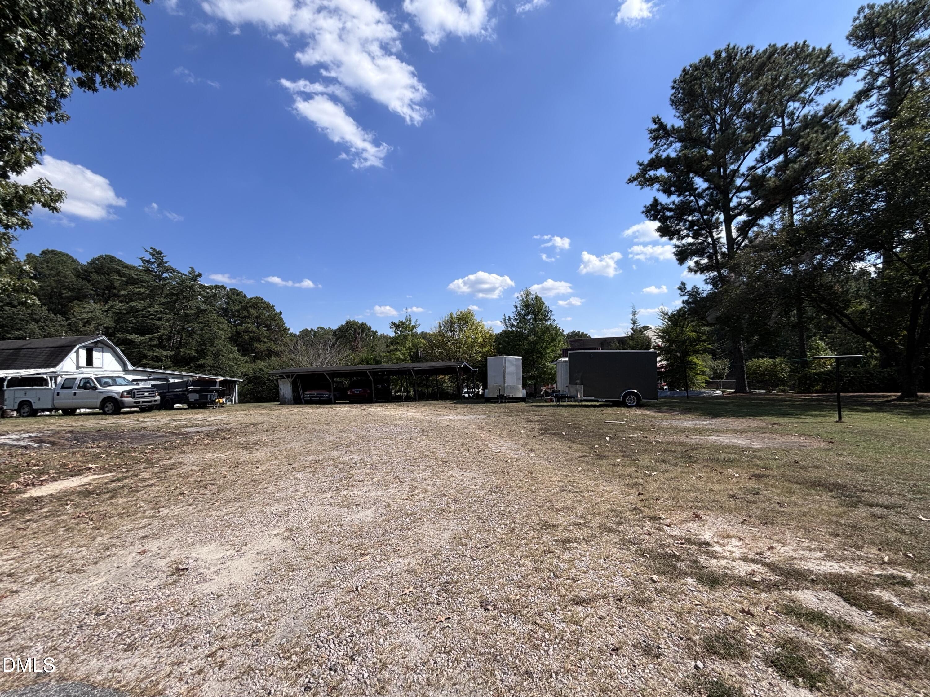 3007 S Smithfield Road Property Photo 17
