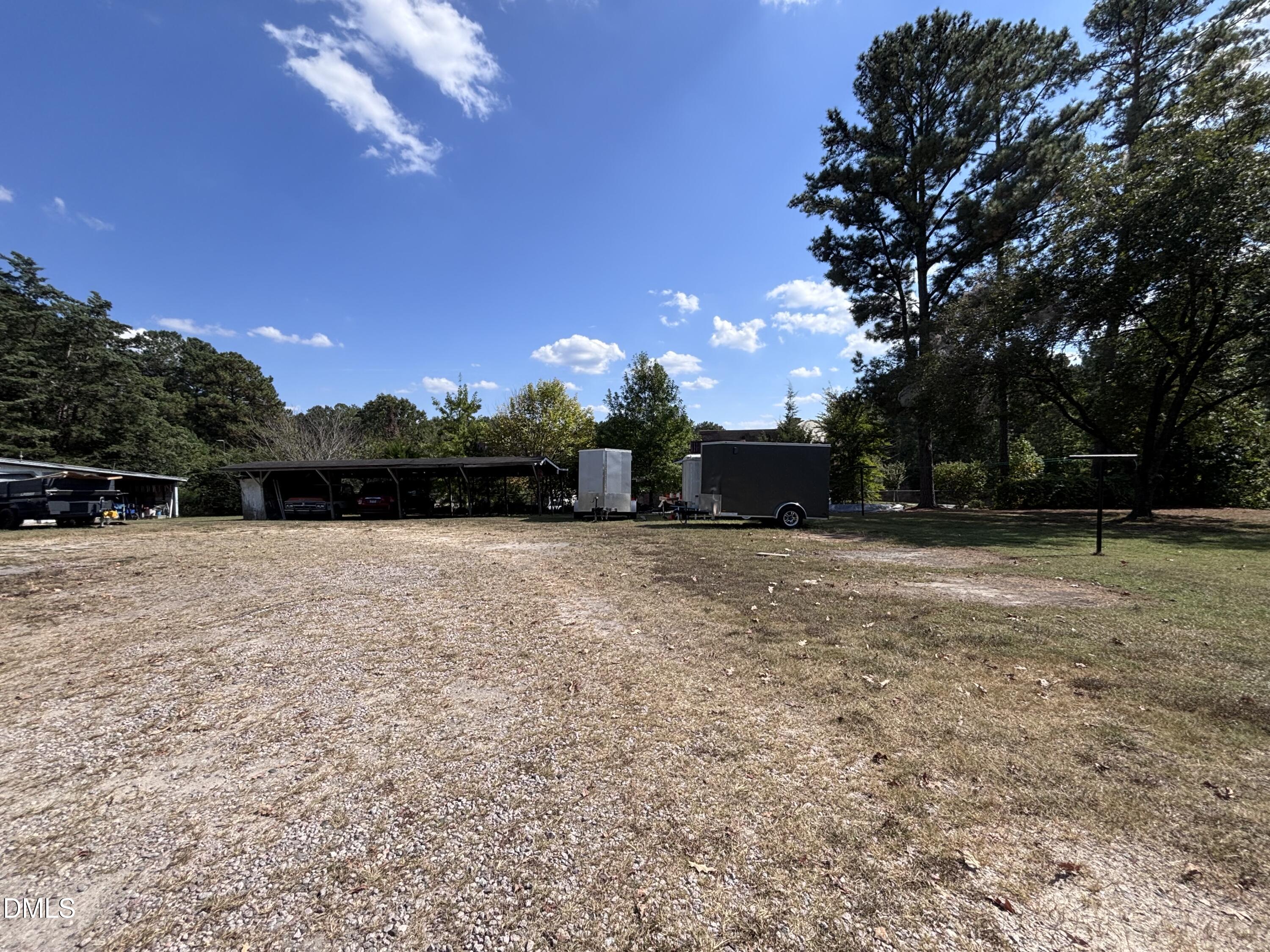 3007 S Smithfield Road Property Photo 18