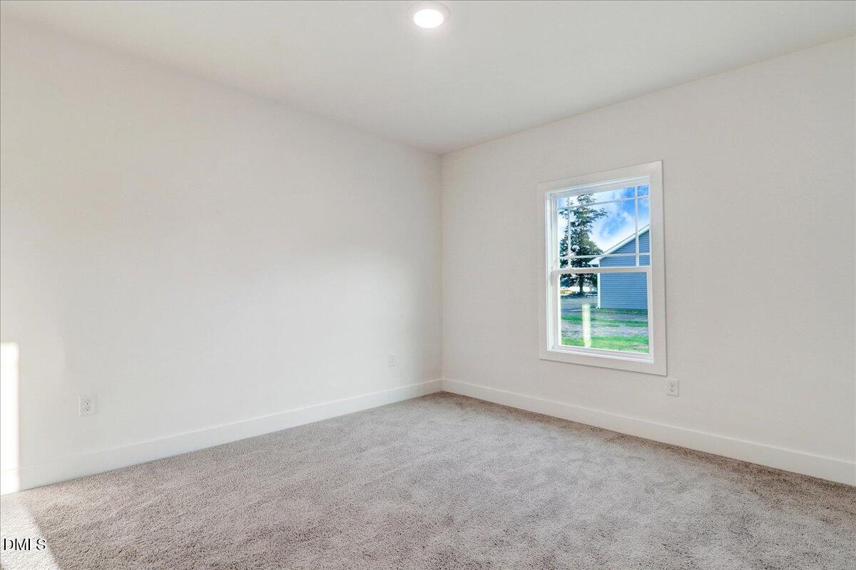 80 Leslie Court Property Photo 32